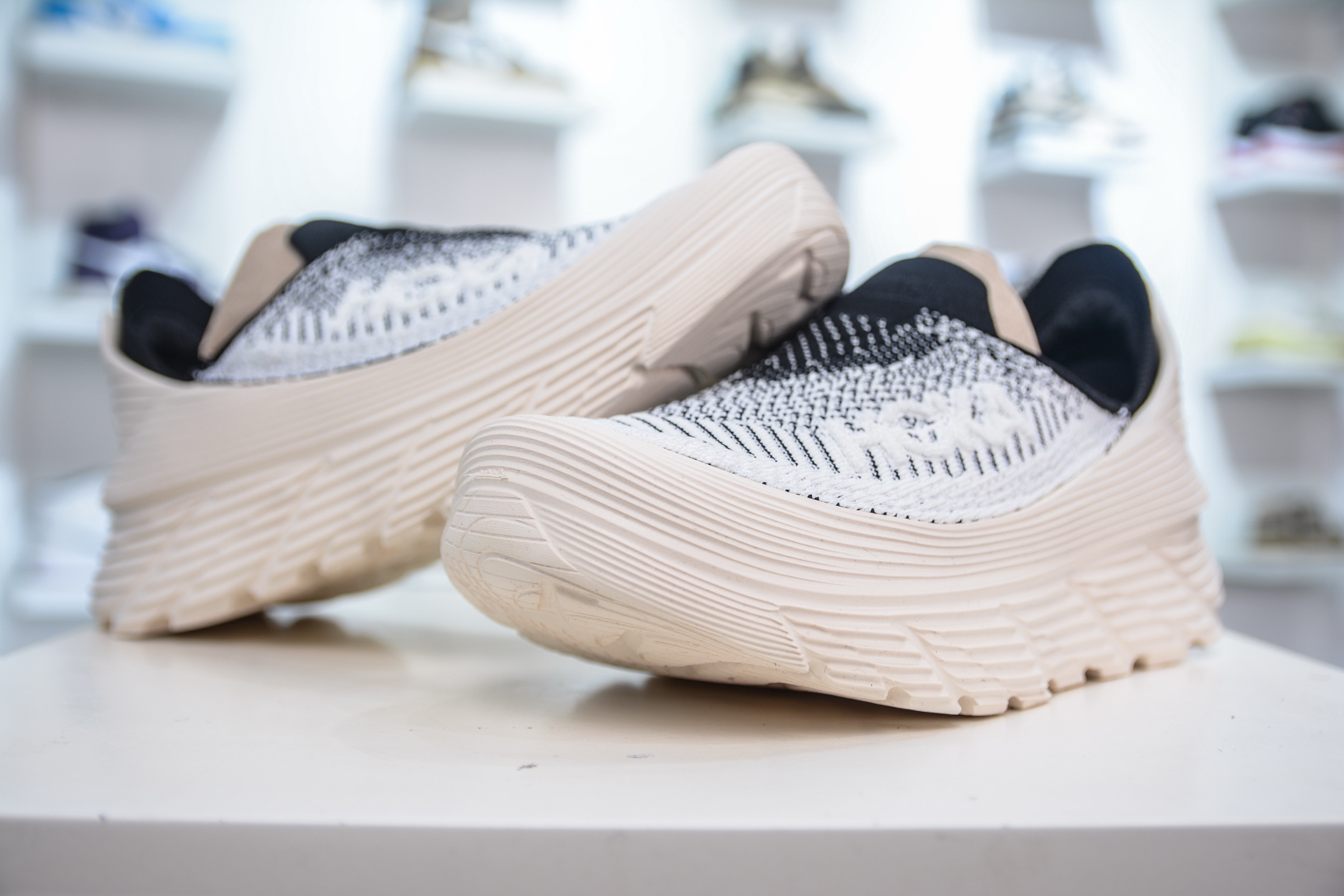 HK纯原 HOKA ONE ONE Restore TC 一脚蹬潮流徒步舒适缓震运动鞋 1134532/BKLB