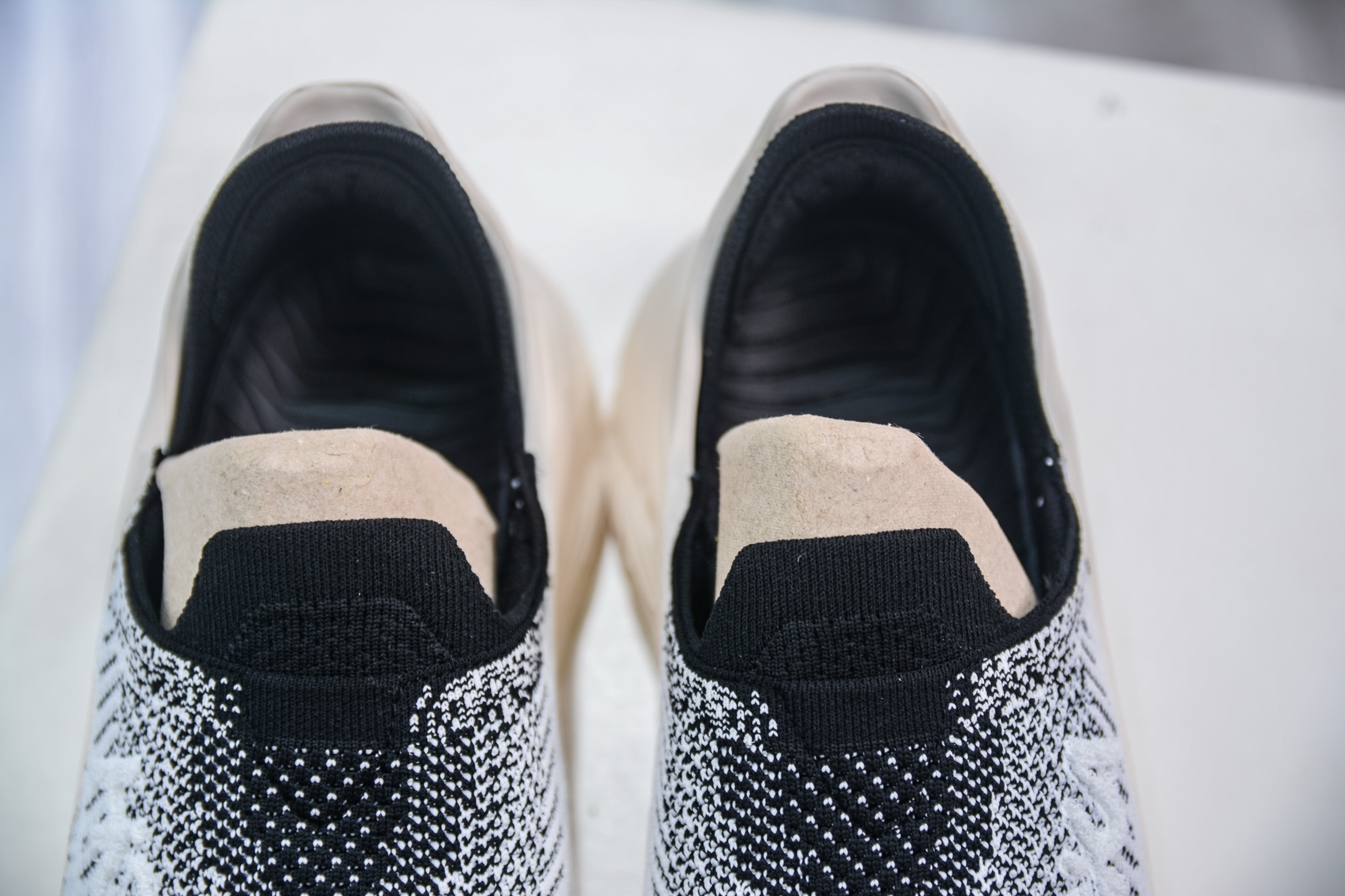 HK纯原 HOKA ONE ONE Restore TC 一脚蹬潮流徒步舒适缓震运动鞋 1134532/BKLB