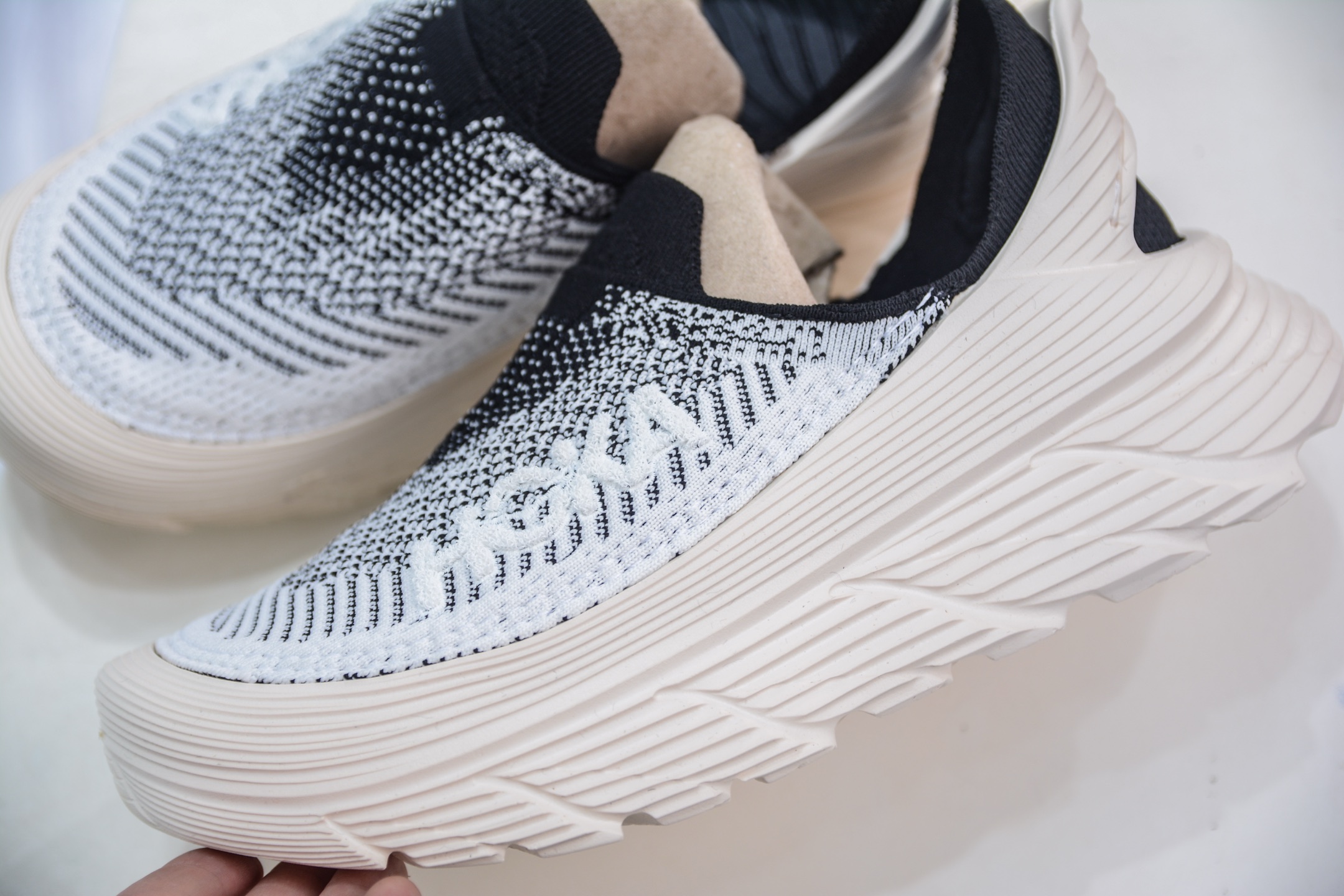 HK纯原 HOKA ONE ONE Restore TC 一脚蹬潮流徒步舒适缓震运动鞋 1134532/BKLB