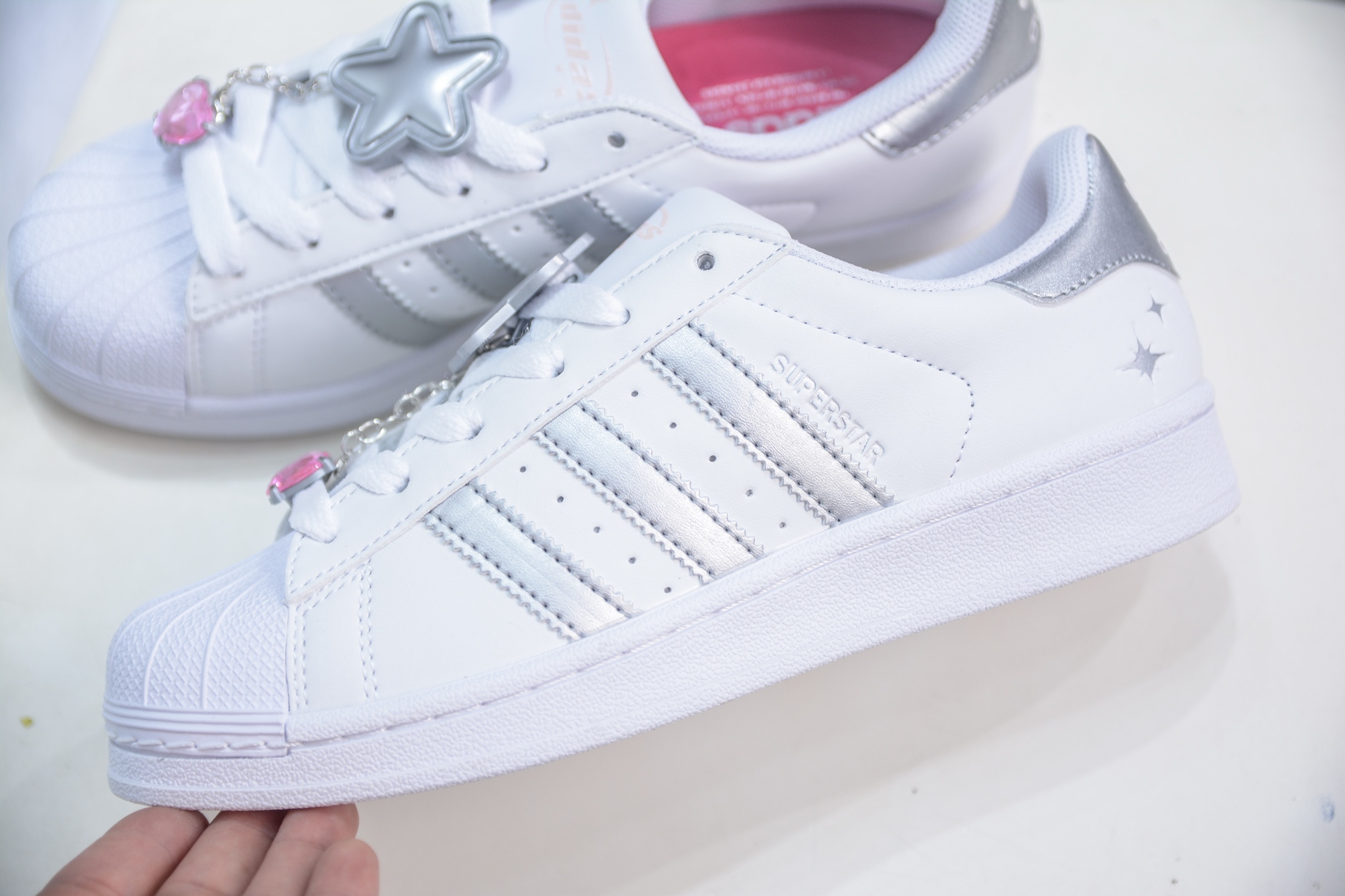 AD Originals Superstar W 贝壳头 JQ8777-莆田鞋,莆田鞋货源,高仿鞋,高仿鞋货源,安福档口,莆田高仿鞋,莆田鞋批发,高仿鞋批发,莆田高仿运动鞋,高仿运动鞋,莆田运动鞋 AD Originals Superstar W 贝壳头 JQ8777