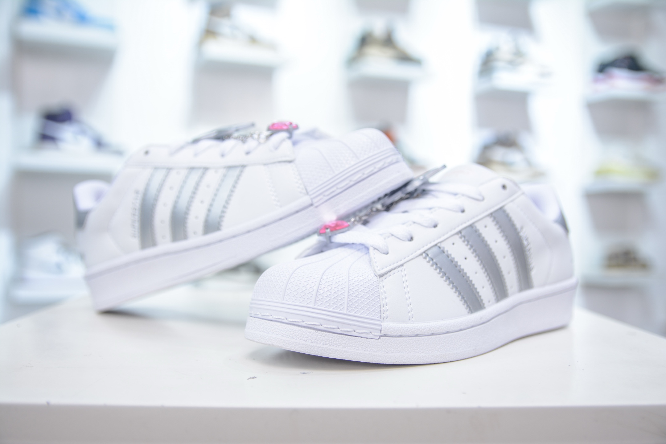 AD Originals Superstar W 贝壳头 JQ8777-莆田鞋,莆田鞋货源,高仿鞋,高仿鞋货源,安福档口,莆田高仿鞋,莆田鞋批发,高仿鞋批发,莆田高仿运动鞋,高仿运动鞋,莆田运动鞋 AD Originals Superstar W 贝壳头 JQ8777