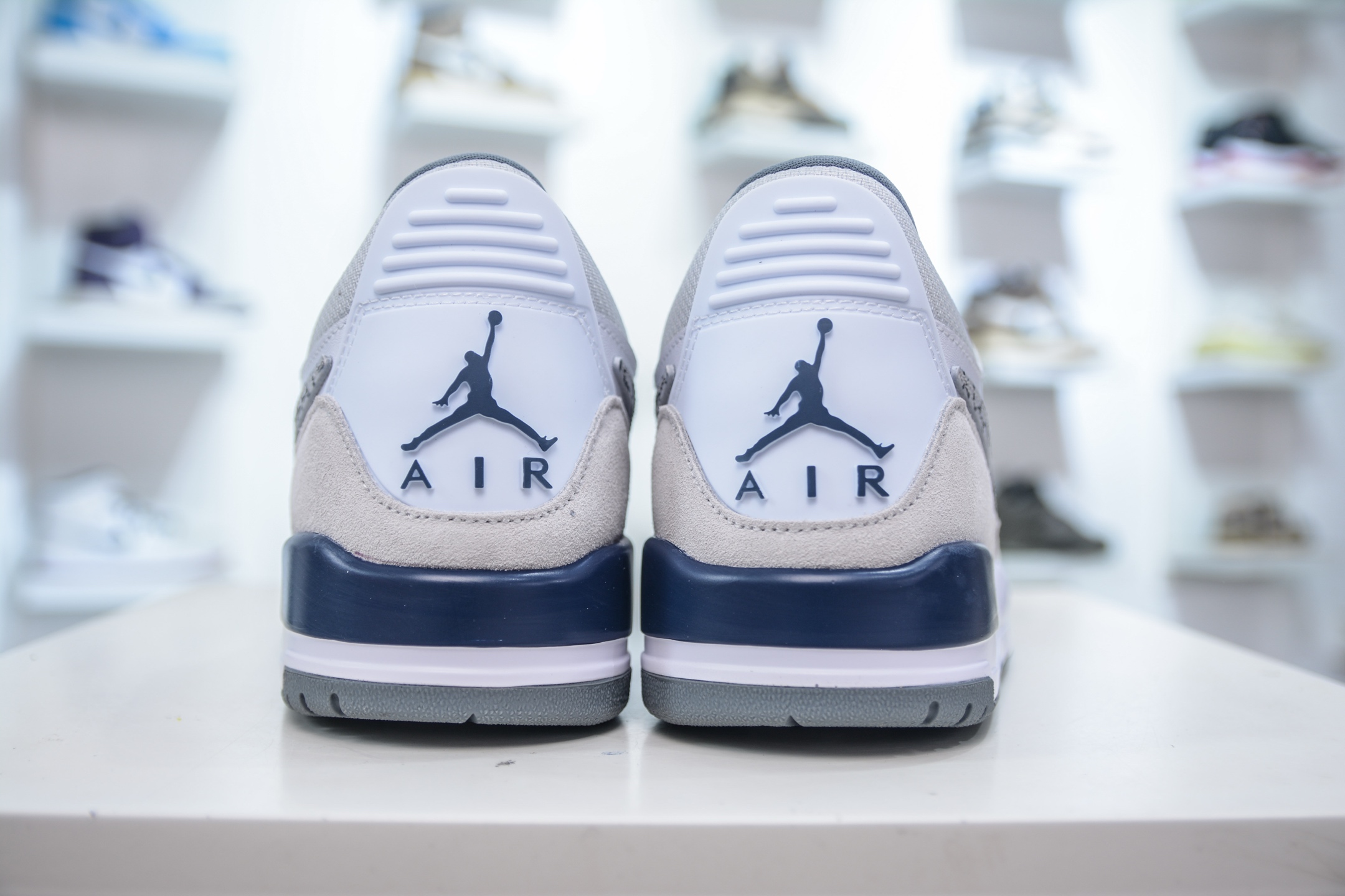 Air Jordan Legacy AJ312 低帮 白灰 CD7069-124-莆田鞋,莆田鞋货源,高仿鞋,高仿鞋货源,安福档口,莆田高仿鞋,莆田鞋批发,高仿鞋批发,莆田高仿运动鞋,高仿运动鞋,莆田运动鞋 Air Jordan Legacy AJ312 低帮 白灰 CD7069-124