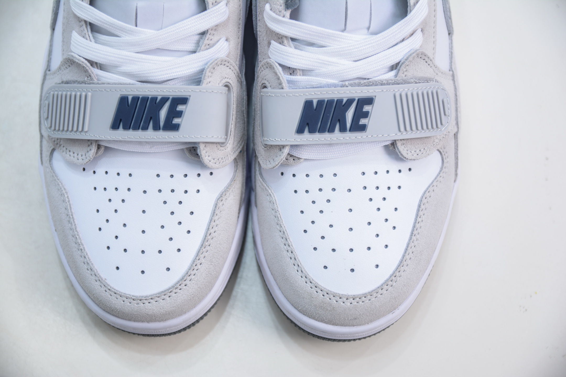 Air Jordan Legacy AJ312 低帮 白灰 CD7069-124-莆田鞋,莆田鞋货源,高仿鞋,高仿鞋货源,安福档口,莆田高仿鞋,莆田鞋批发,高仿鞋批发,莆田高仿运动鞋,高仿运动鞋,莆田运动鞋 Air Jordan Legacy AJ312 低帮 白灰 CD7069-124