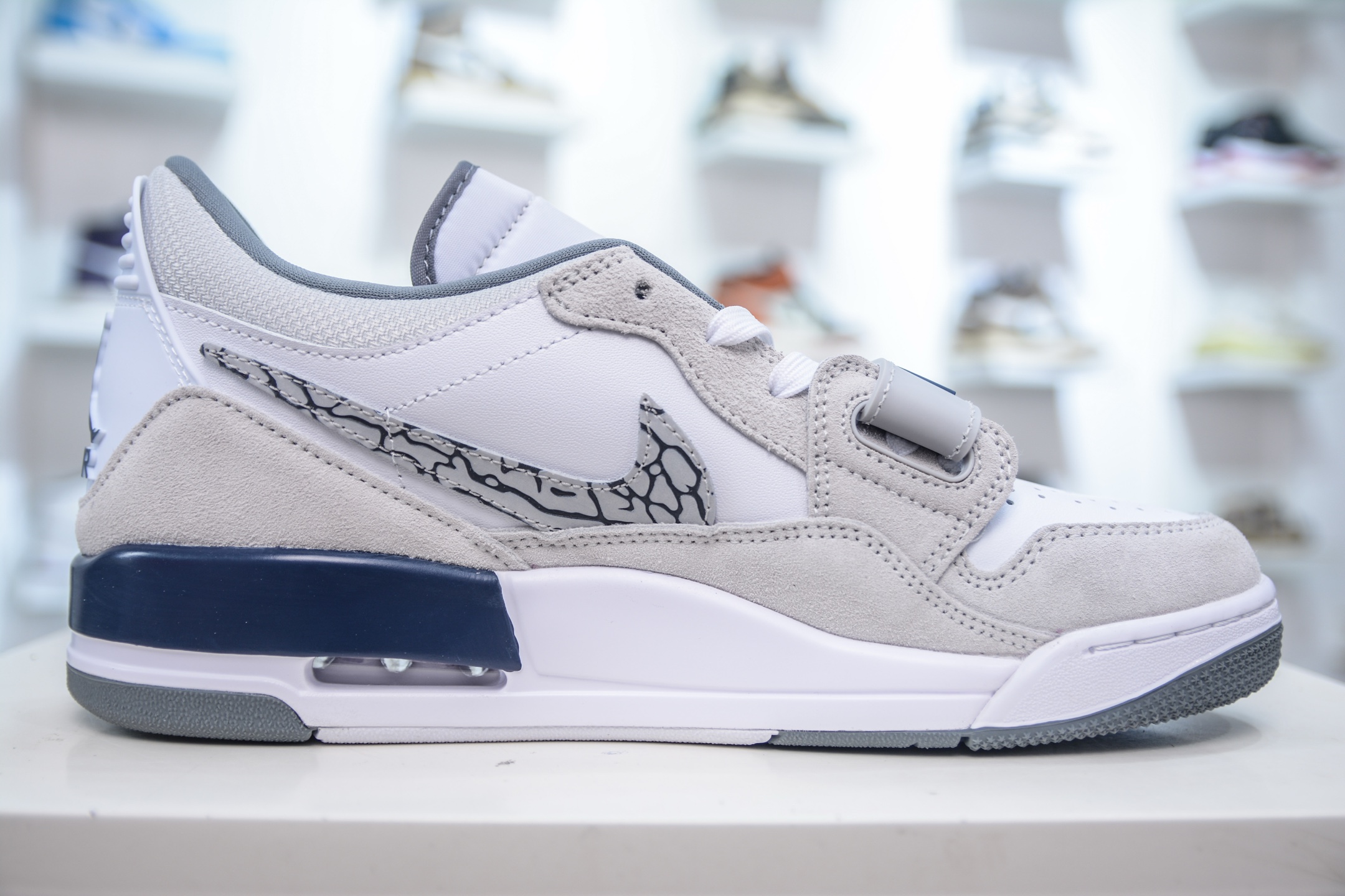 Air Jordan Legacy AJ312 低帮 白灰 CD7069-124-莆田鞋,莆田鞋货源,高仿鞋,高仿鞋货源,安福档口,莆田高仿鞋,莆田鞋批发,高仿鞋批发,莆田高仿运动鞋,高仿运动鞋,莆田运动鞋 Air Jordan Legacy AJ312 低帮 白灰 CD7069-124