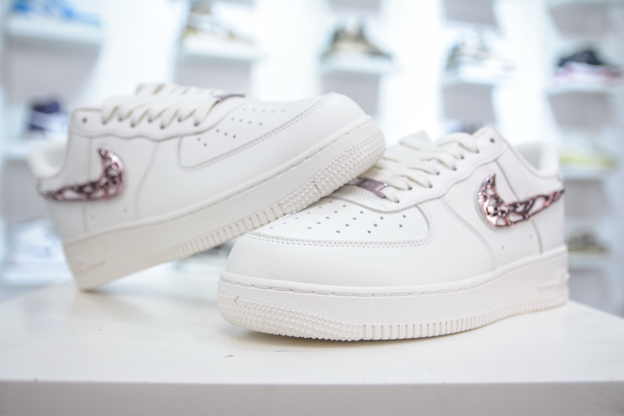 Nike Air Force 1 Low '07 Liquid Metal Pink Classic Sneakers 4 i1748914831754 5722 0 3