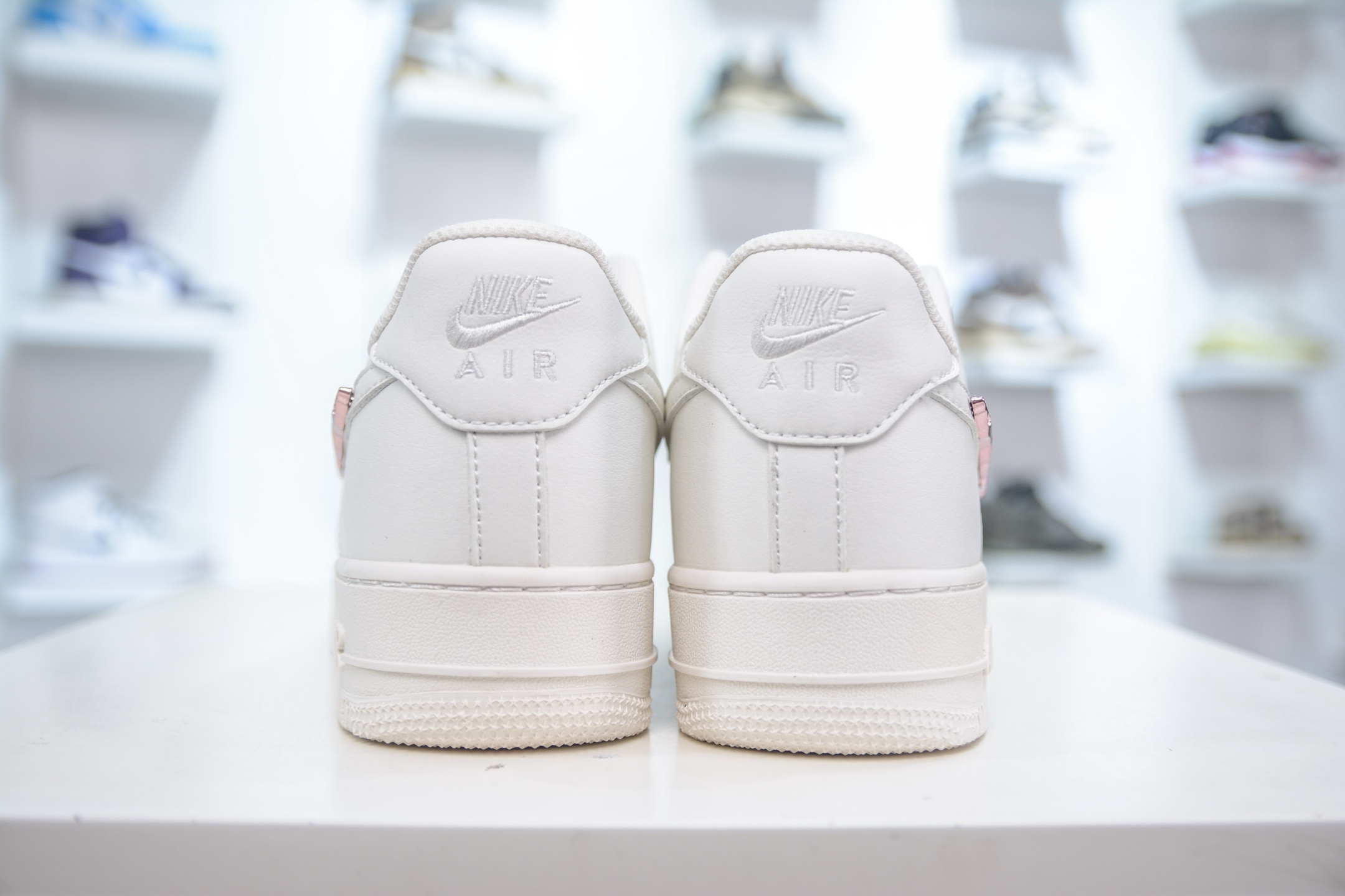 Nike Air Force 1 Low '07 Liquid Metal Pink Classic Sneakers 2 i1748914833130 7409 0 1