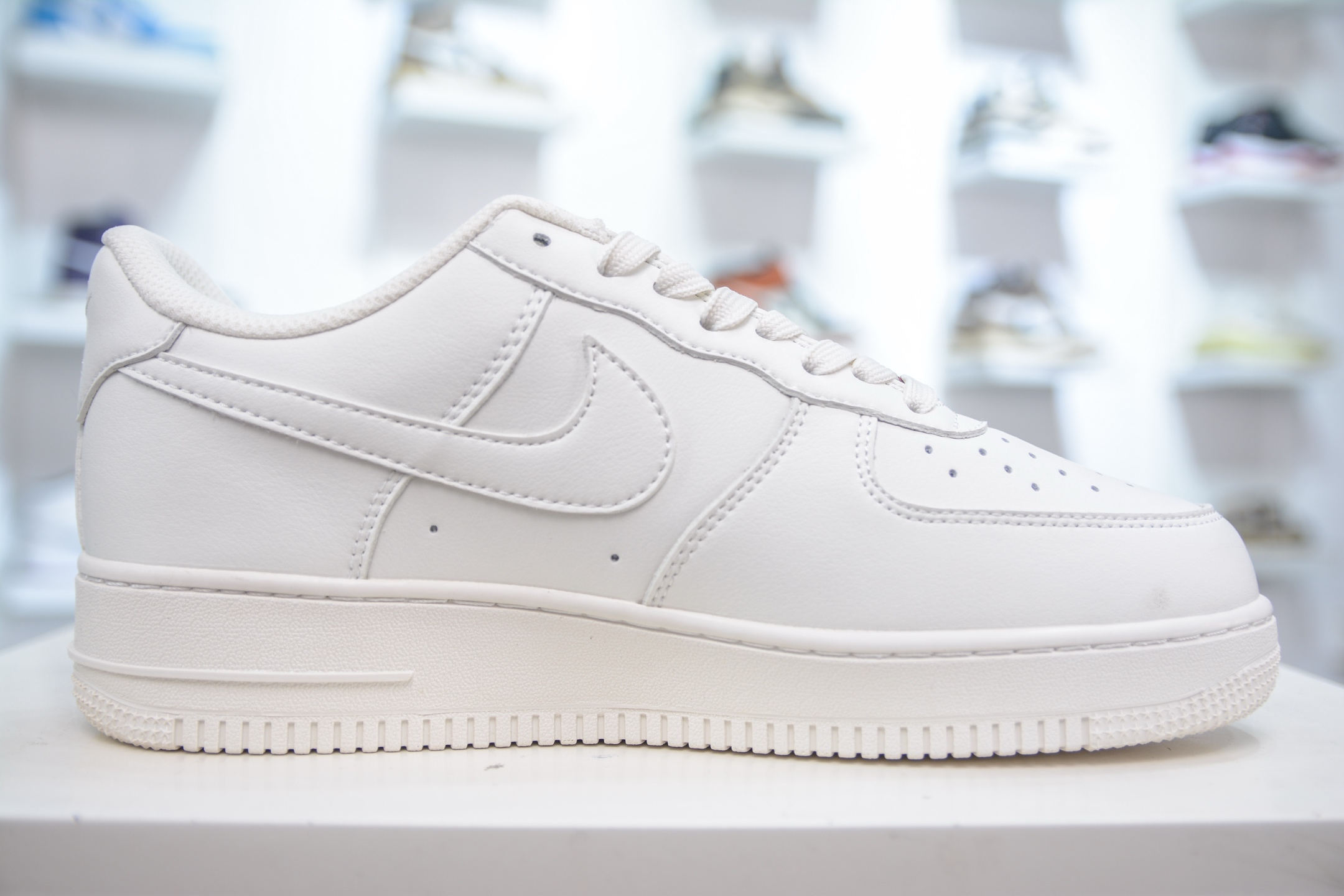 Nike Air Force 1 Low '07 Liquid Metal Pink Classic Sneakers 3 i1748914833164 3453 0 2