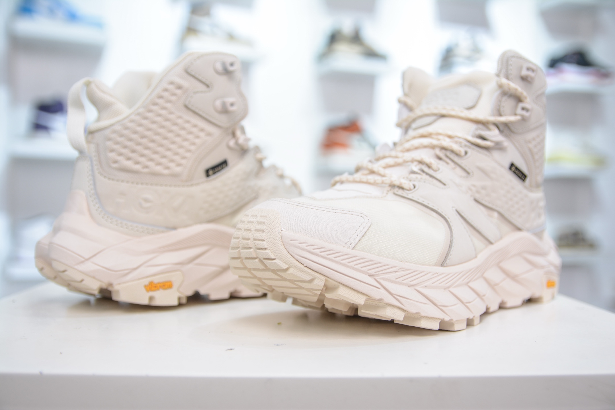 HK纯原 Hoka One One Kaha 2 High GTX Gore-Tex卡哈二代系列高帮厚底轻量户外登山运动鞋 1130532/ESSN-莆田鞋,莆田鞋货源,高仿鞋,高仿鞋货源,安福档口,莆田高仿鞋,莆田鞋批发,高仿鞋批发,莆田高仿运动鞋,高仿运动鞋,莆田运动鞋 HK纯原 Hoka One One Kaha 2 High GTX Gore-Tex卡哈二代系列高帮厚底轻量户外登山运动鞋 1130532/ESSN