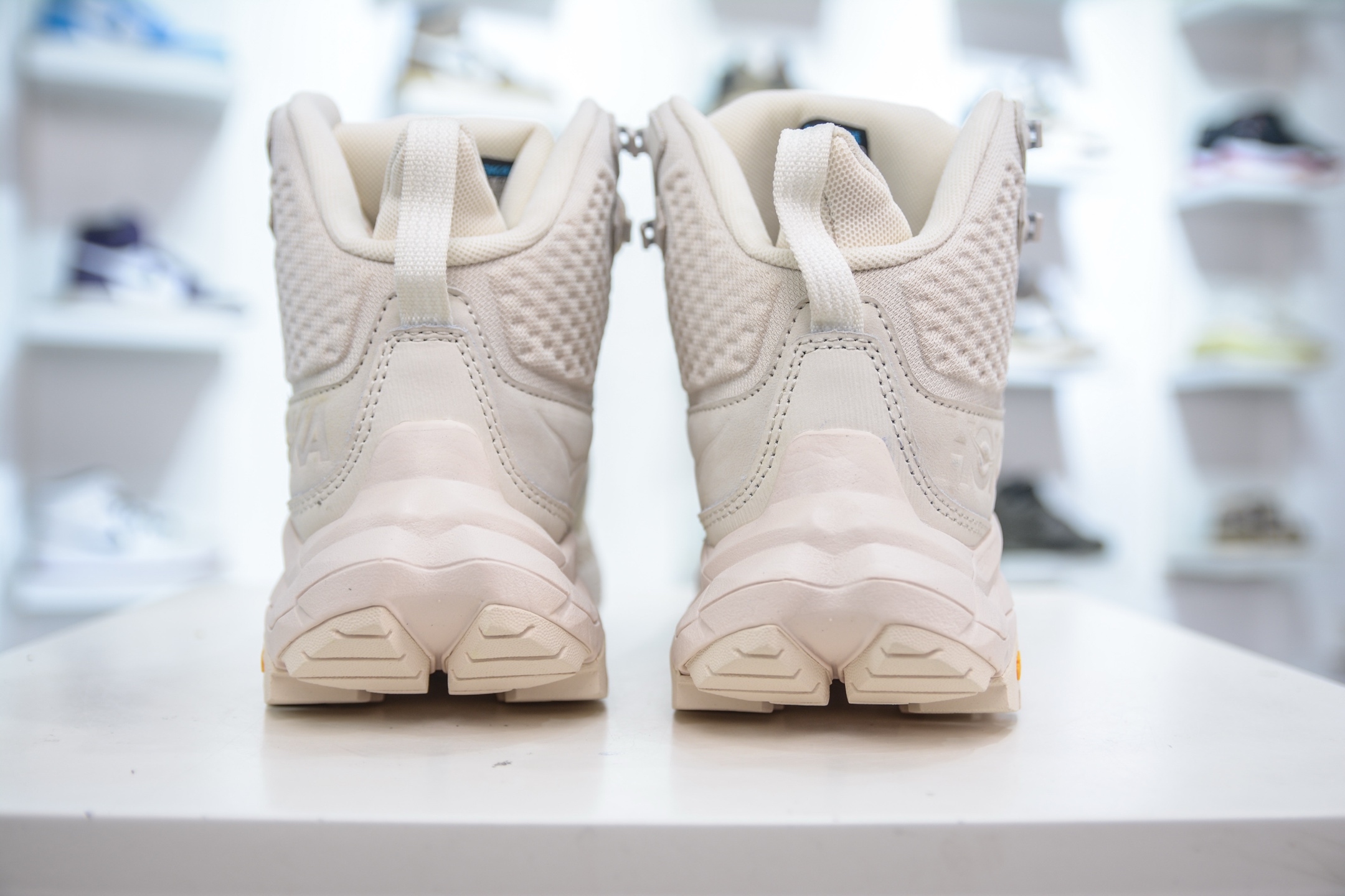 HK纯原 Hoka One One Kaha 2 High GTX Gore-Tex卡哈二代系列高帮厚底轻量户外登山运动鞋 1130532/ESSN-莆田鞋,莆田鞋货源,高仿鞋,高仿鞋货源,安福档口,莆田高仿鞋,莆田鞋批发,高仿鞋批发,莆田高仿运动鞋,高仿运动鞋,莆田运动鞋 HK纯原 Hoka One One Kaha 2 High GTX Gore-Tex卡哈二代系列高帮厚底轻量户外登山运动鞋 1130532/ESSN