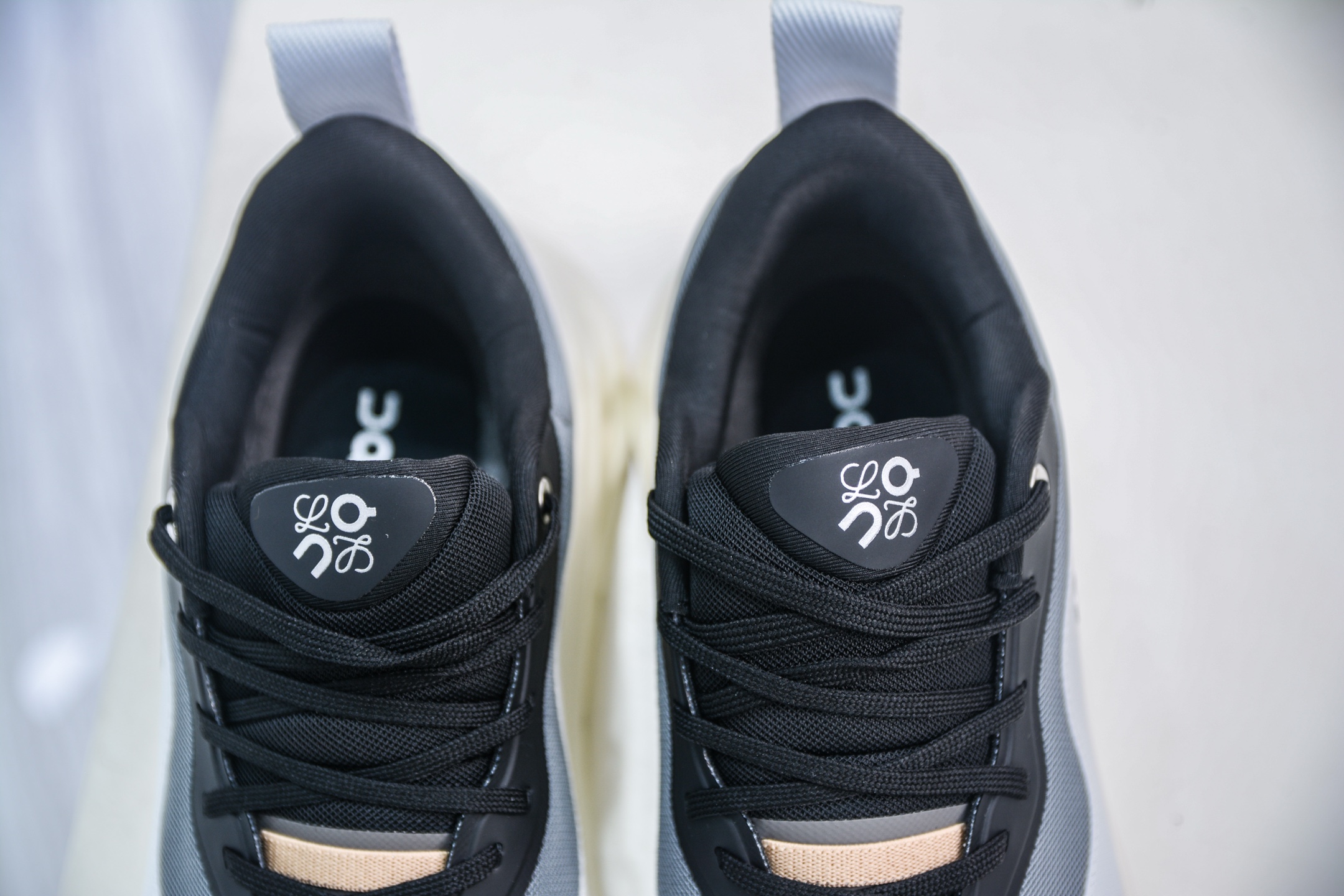 X版 Loewe x On昂跑 Cloudtilt 2.0 罗意威联名轻便低帮跑步鞋 3ME10693509-莆田鞋,莆田鞋货源,高仿鞋,高仿鞋货源,安福档口,莆田高仿鞋,莆田鞋批发,高仿鞋批发,莆田高仿运动鞋,高仿运动鞋,莆田运动鞋 X版 Loewe x On昂跑 Cloudtilt 2.0 罗意威联名轻便低帮跑步鞋 3ME10693509