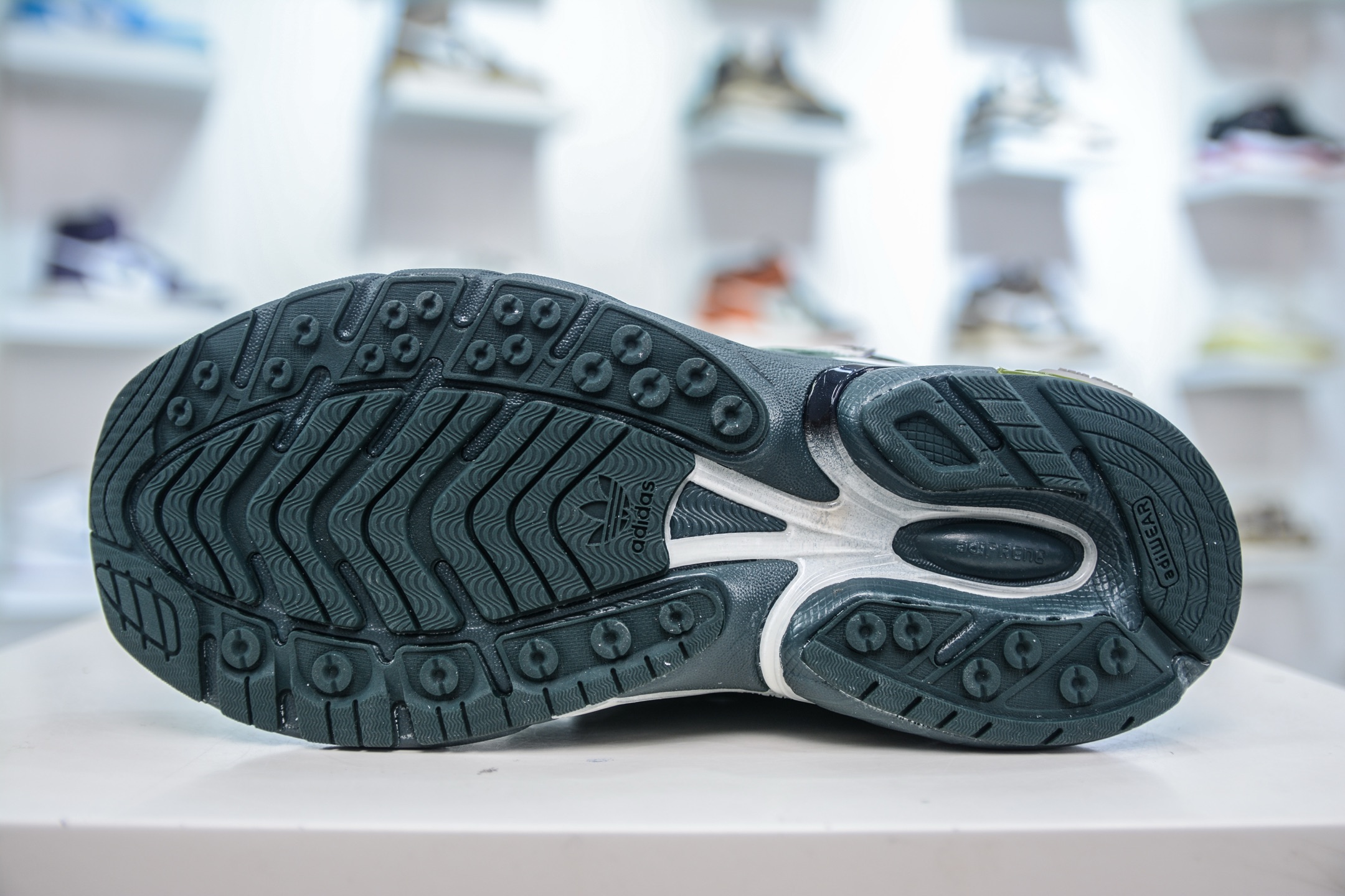 X版 SFTM x AD Originals Adistar Cushion 复古前卫科技休闲运动老爹鞋 IH0278-莆田鞋,莆田鞋货源,高仿鞋,高仿鞋货源,安福档口,莆田高仿鞋,莆田鞋批发,高仿鞋批发,莆田高仿运动鞋,高仿运动鞋,莆田运动鞋 X版 SFTM x AD Originals Adistar Cushion 复古前卫科技休闲运动老爹鞋 IH0278