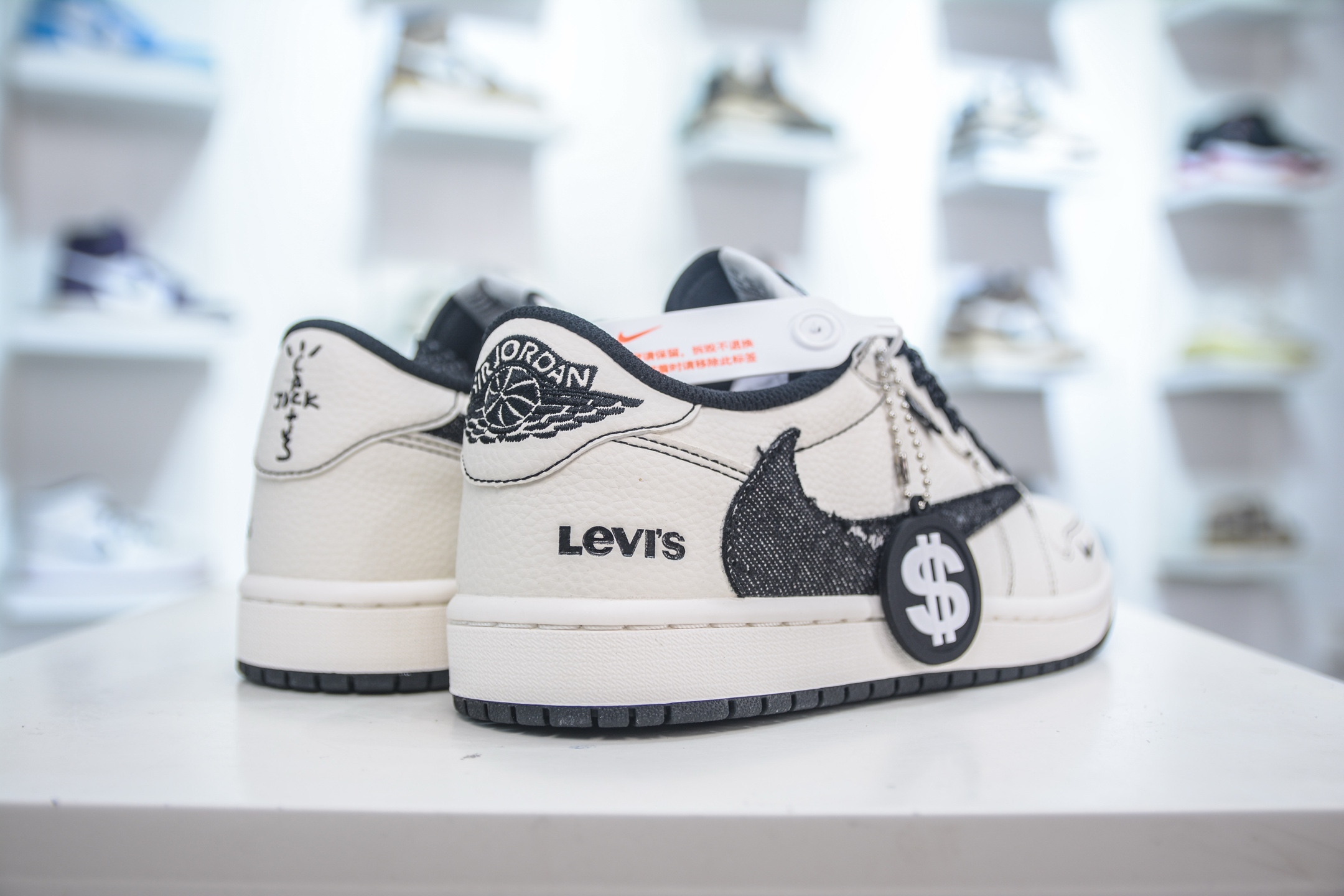 TS x Air Jordan AJ1 Low x Levi's 倒钩低帮联名李维斯-白黑牛仔  LE2436-135