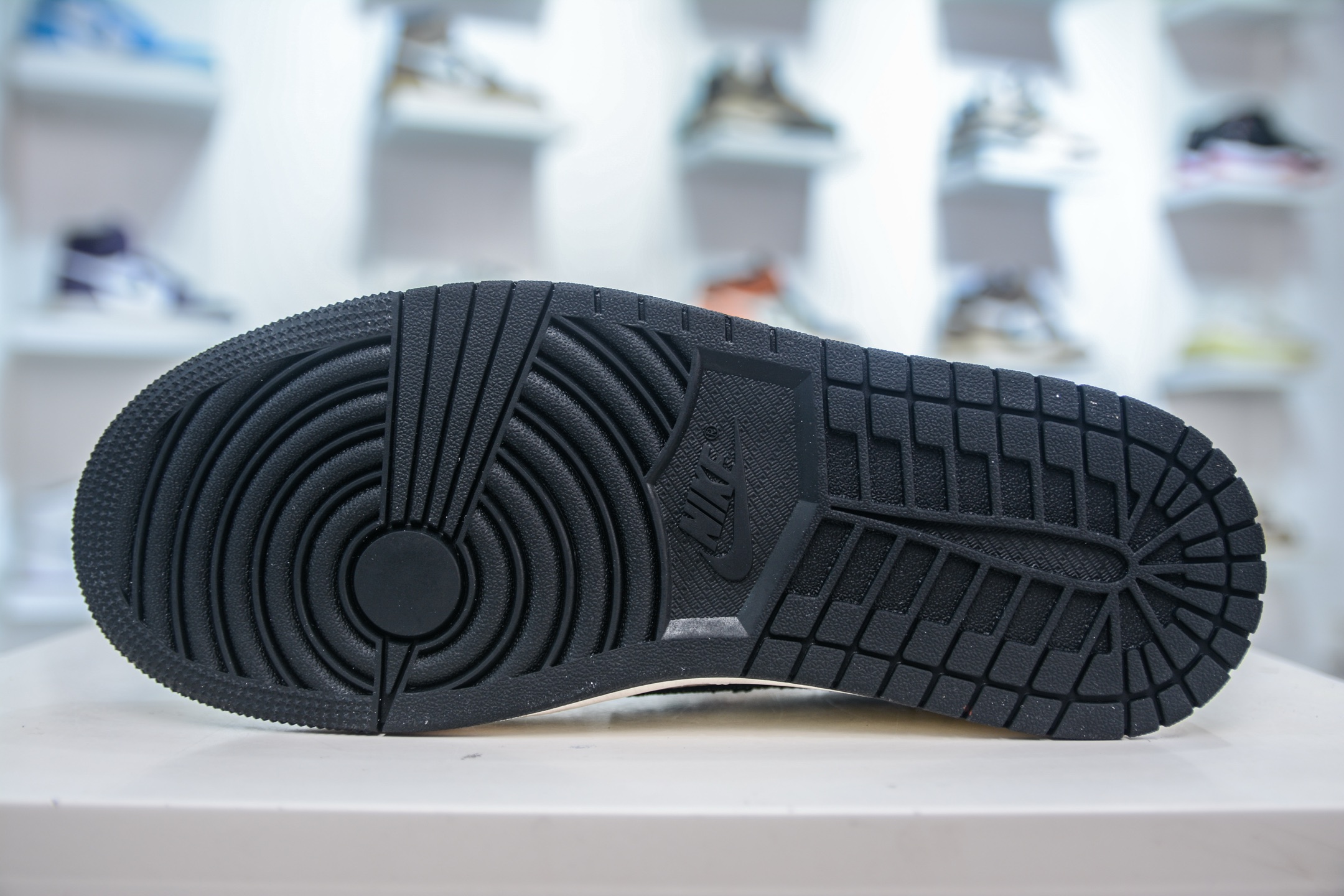 TS x Air Jordan AJ1 Low x Levi's 倒钩低帮联名李维斯-白黑牛仔  LE2436-135