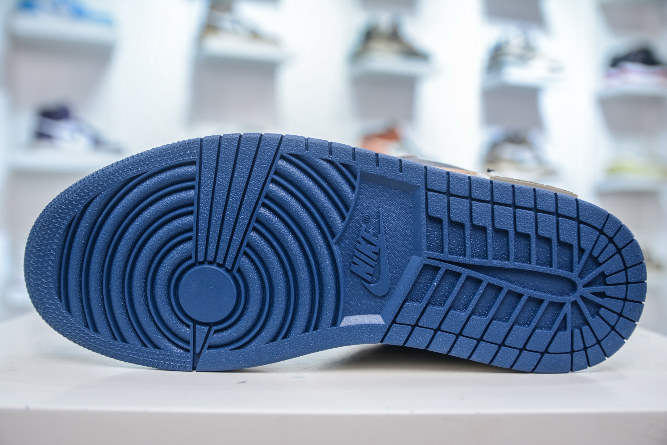 Air Jordan 1 LOW 熊猫恶作剧 荒无底 棕灰  553558-414