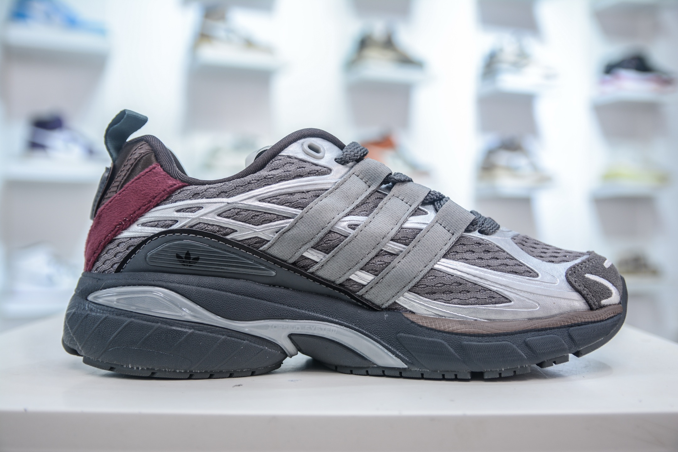 X版 SFTM x AD Originals Adistar Cushion 复古前卫科技休闲运动老爹鞋 JH9009-莆田鞋,莆田鞋货源,高仿鞋,高仿鞋货源,安福档口,莆田高仿鞋,莆田鞋批发,高仿鞋批发,莆田高仿运动鞋,高仿运动鞋,莆田运动鞋 X版 SFTM x AD Originals Adistar Cushion 复古前卫科技休闲运动老爹鞋 JH9009