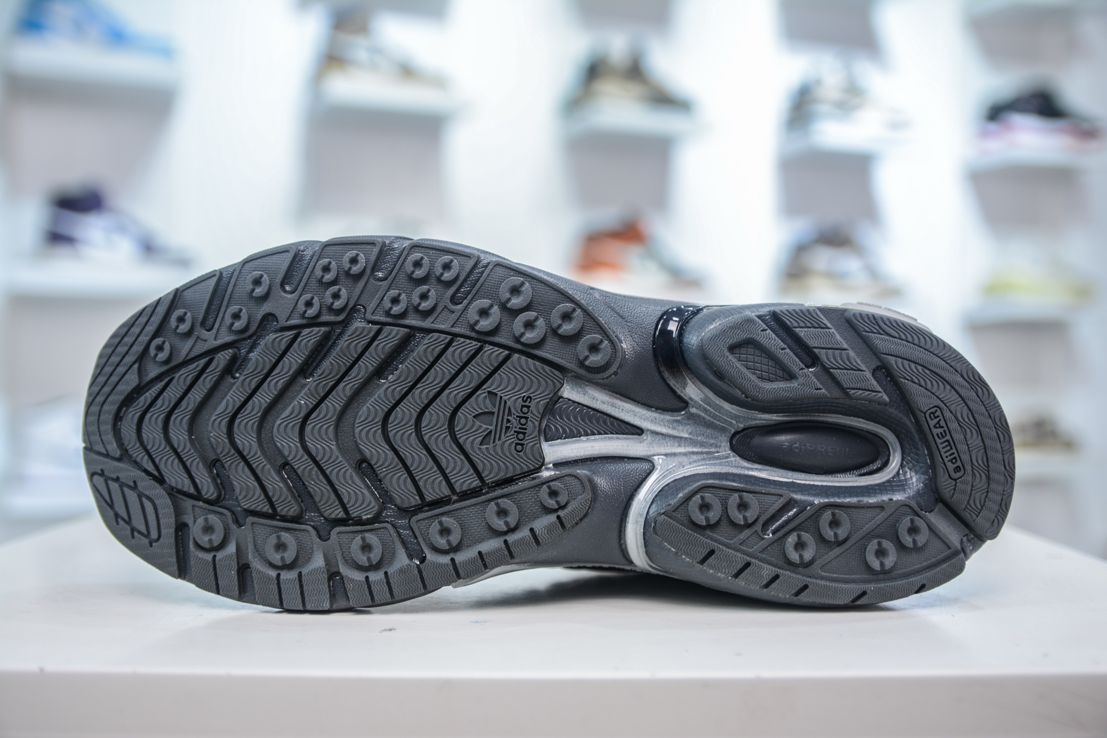 X版 SFTM x AD Originals Adistar Cushion 复古前卫科技休闲运动老爹鞋 JH9009-莆田鞋,莆田鞋货源,高仿鞋,高仿鞋货源,安福档口,莆田高仿鞋,莆田鞋批发,高仿鞋批发,莆田高仿运动鞋,高仿运动鞋,莆田运动鞋 X版 SFTM x AD Originals Adistar Cushion 复古前卫科技休闲运动老爹鞋 JH9009