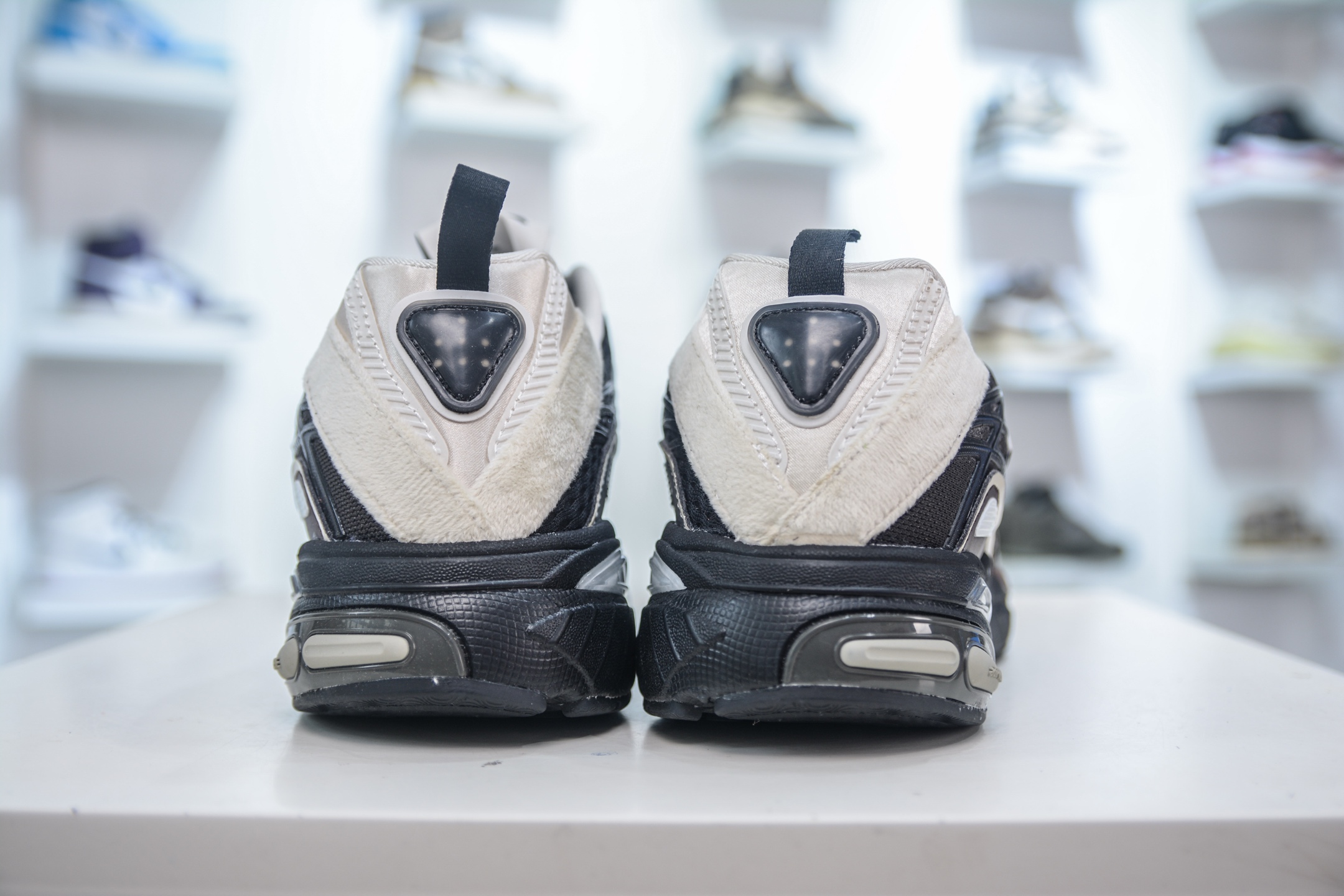 X版 SFTM x AD Originals Adistar Cushion 复古前卫科技休闲运动老爹鞋 JH9007-莆田鞋,莆田鞋货源,高仿鞋,高仿鞋货源,安福档口,莆田高仿鞋,莆田鞋批发,高仿鞋批发,莆田高仿运动鞋,高仿运动鞋,莆田运动鞋 X版 SFTM x AD Originals Adistar Cushion 复古前卫科技休闲运动老爹鞋 JH9007