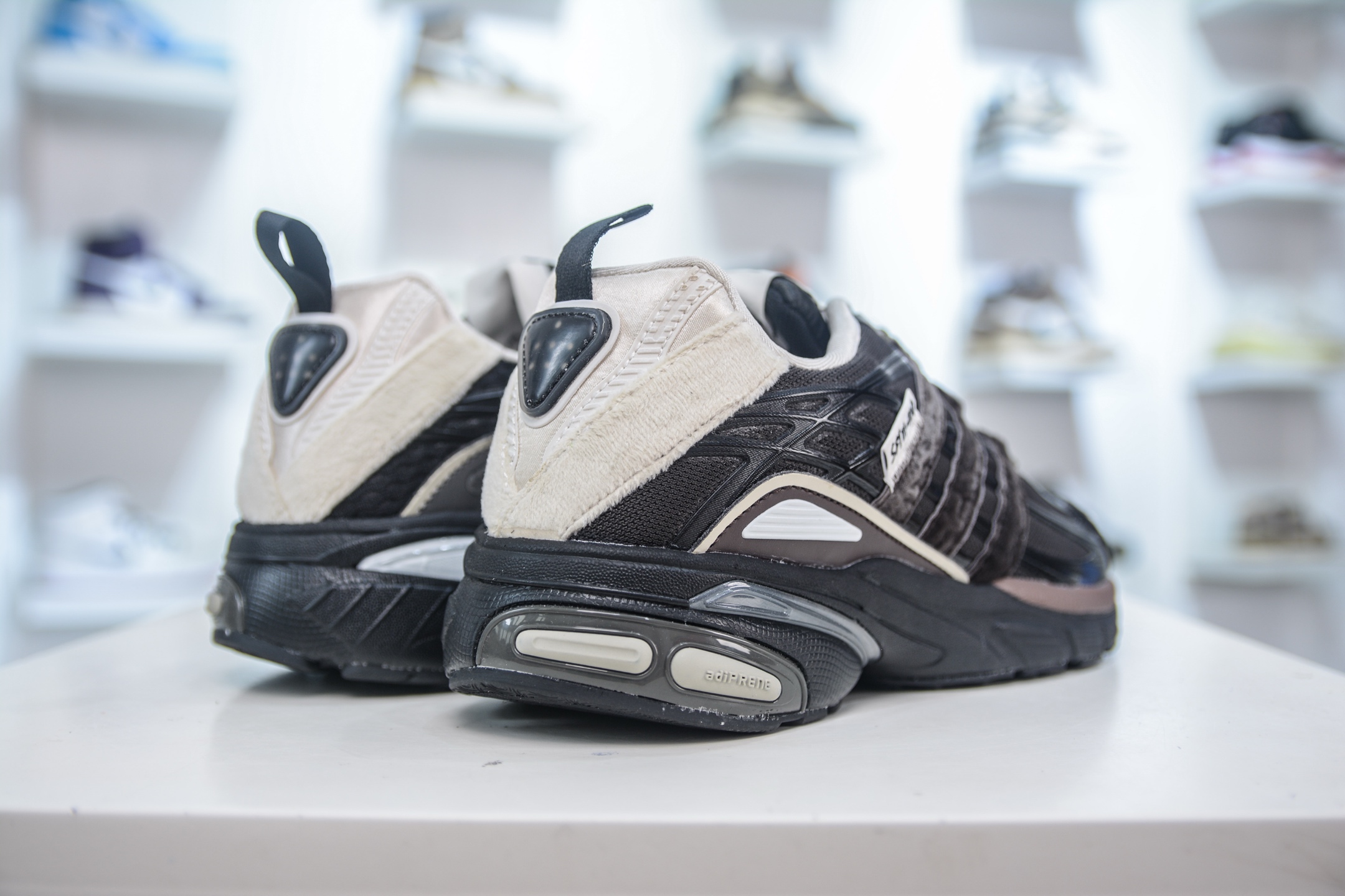 X版 SFTM x AD Originals Adistar Cushion 复古前卫科技休闲运动老爹鞋 JH9007-莆田鞋,莆田鞋货源,高仿鞋,高仿鞋货源,安福档口,莆田高仿鞋,莆田鞋批发,高仿鞋批发,莆田高仿运动鞋,高仿运动鞋,莆田运动鞋 X版 SFTM x AD Originals Adistar Cushion 复古前卫科技休闲运动老爹鞋 JH9007