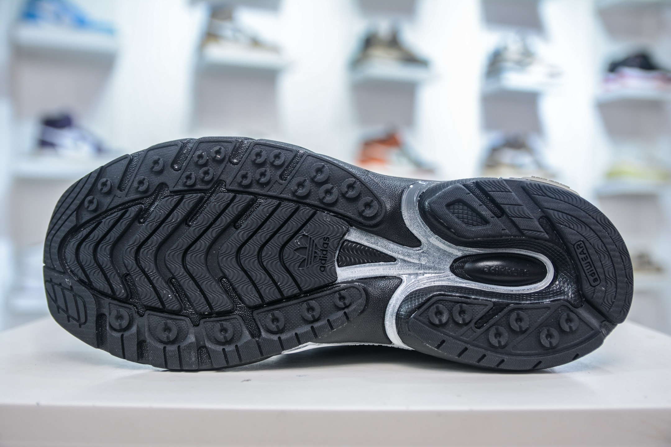 X版 SFTM x AD Originals Adistar Cushion 复古前卫科技休闲运动老爹鞋 JH9007-莆田鞋,莆田鞋货源,高仿鞋,高仿鞋货源,安福档口,莆田高仿鞋,莆田鞋批发,高仿鞋批发,莆田高仿运动鞋,高仿运动鞋,莆田运动鞋 X版 SFTM x AD Originals Adistar Cushion 复古前卫科技休闲运动老爹鞋 JH9007