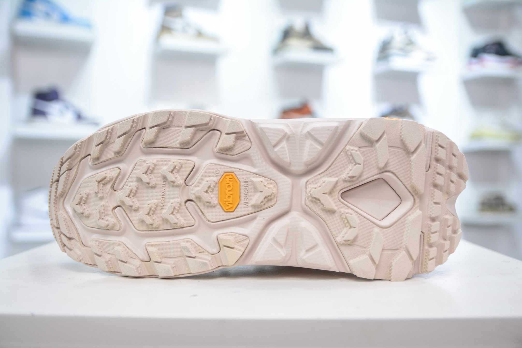 HK纯原 Hoka One One Kaha 2 High GTX Gore-Tex卡哈二代系列高帮厚底轻量户外登山运动鞋 1130529/SSEG-莆田鞋,莆田鞋货源,高仿鞋,高仿鞋货源,安福档口,莆田高仿鞋,莆田鞋批发,高仿鞋批发,莆田高仿运动鞋,高仿运动鞋,莆田运动鞋 HK纯原 Hoka One One Kaha 2 High GTX Gore-Tex卡哈二代系列高帮厚底轻量户外登山运动鞋 1130529/SSEG