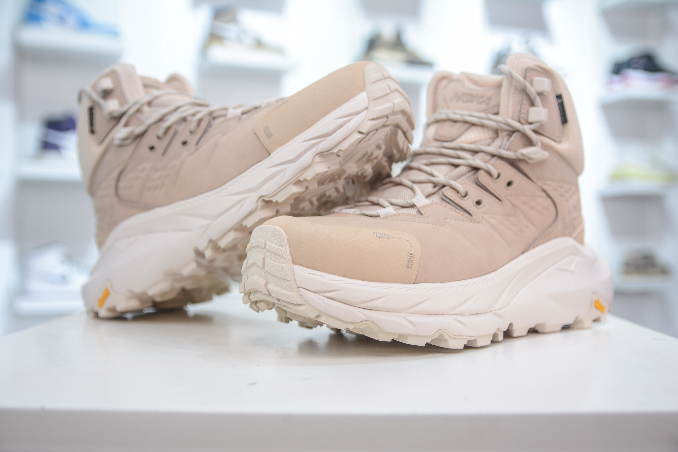 HK纯原 Hoka One One Kaha 2 High GTX Gore-Tex卡哈二代系列高帮厚底轻量户外登山运动鞋 1130529/SSEG-莆田鞋,莆田鞋货源,高仿鞋,高仿鞋货源,安福档口,莆田高仿鞋,莆田鞋批发,高仿鞋批发,莆田高仿运动鞋,高仿运动鞋,莆田运动鞋 HK纯原 Hoka One One Kaha 2 High GTX Gore-Tex卡哈二代系列高帮厚底轻量户外登山运动鞋 1130529/SSEG