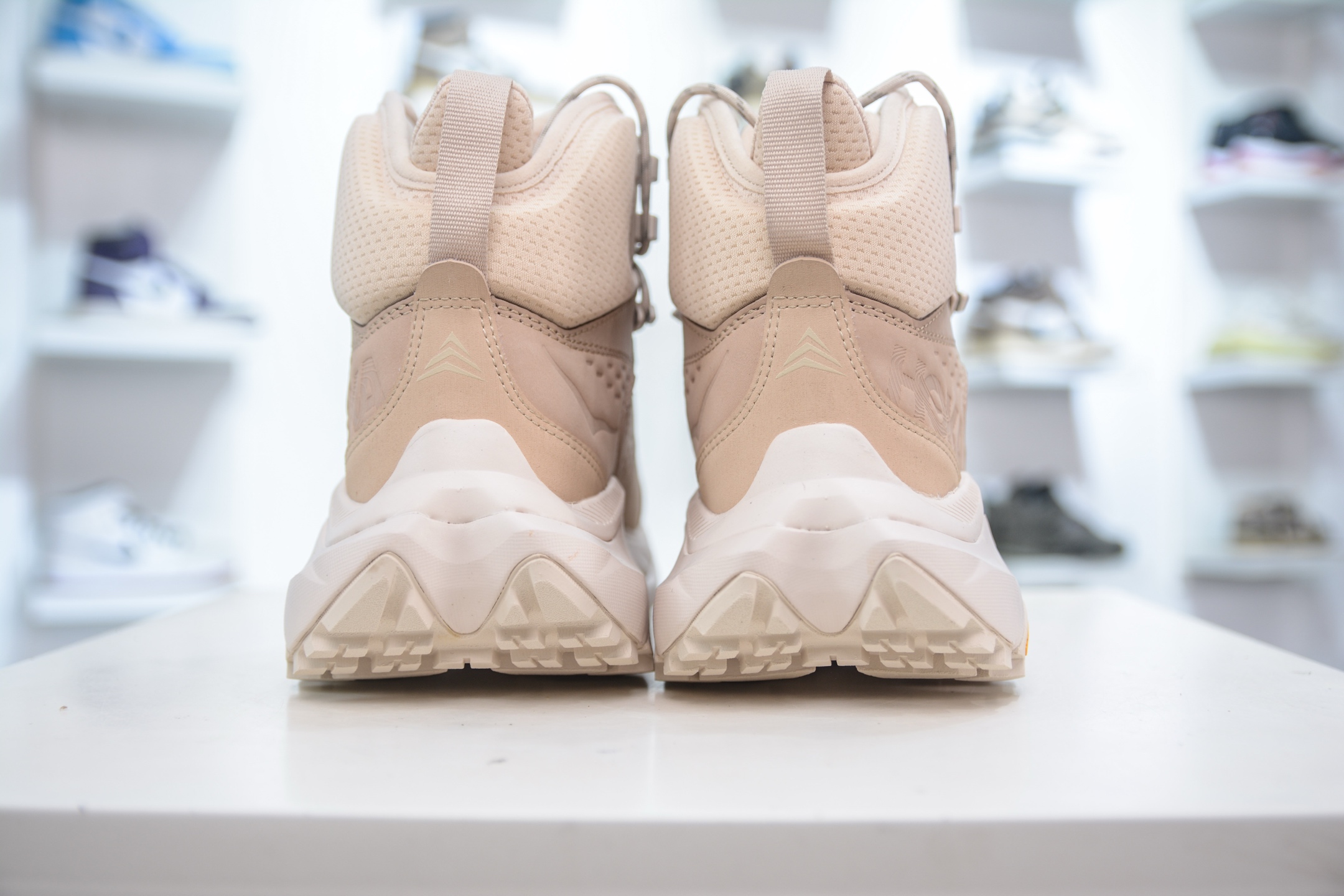 HK纯原 Hoka One One Kaha 2 High GTX Gore-Tex卡哈二代系列高帮厚底轻量户外登山运动鞋 1130529/SSEG-莆田鞋,莆田鞋货源,高仿鞋,高仿鞋货源,安福档口,莆田高仿鞋,莆田鞋批发,高仿鞋批发,莆田高仿运动鞋,高仿运动鞋,莆田运动鞋 HK纯原 Hoka One One Kaha 2 High GTX Gore-Tex卡哈二代系列高帮厚底轻量户外登山运动鞋 1130529/SSEG