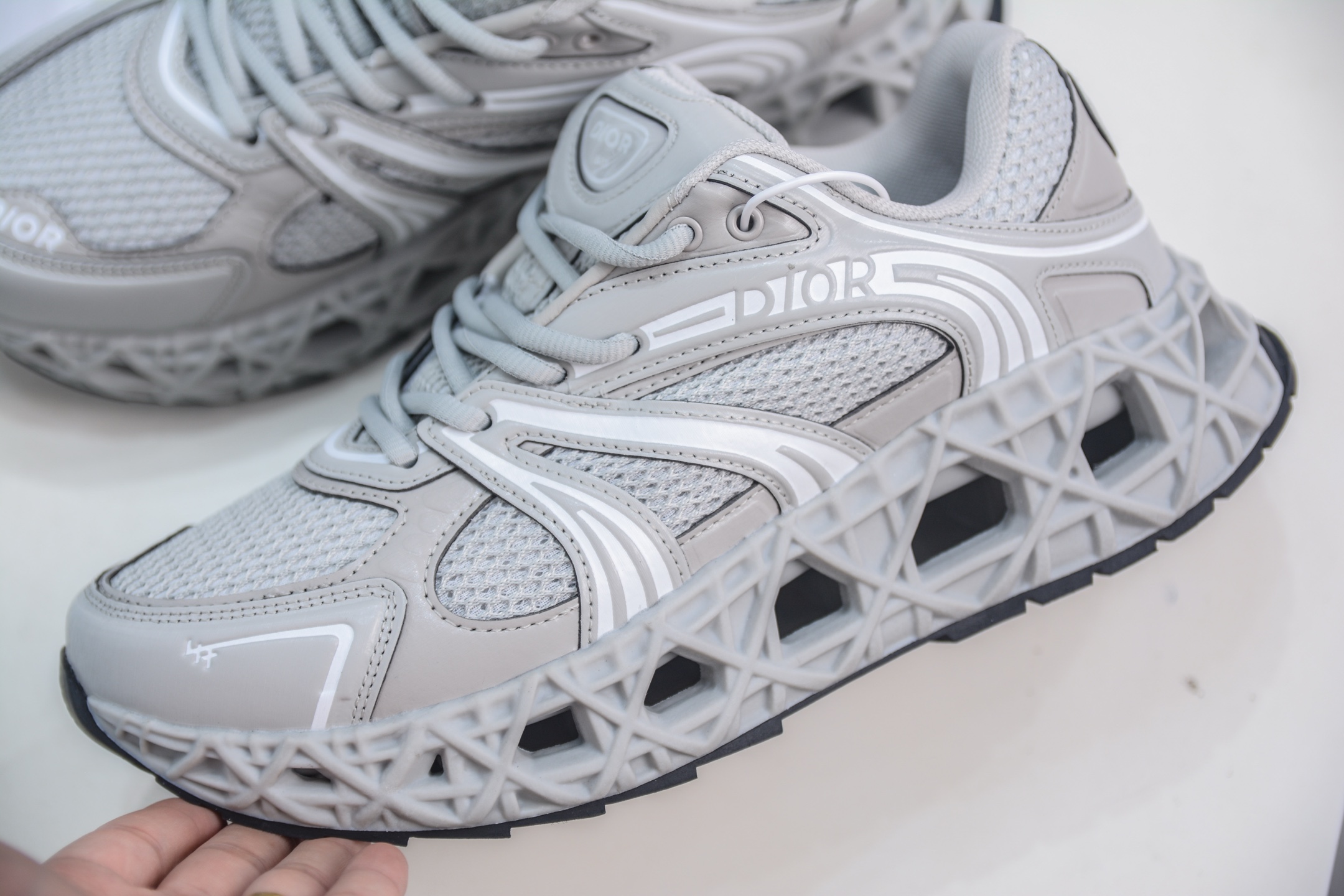 Dior x Kaws迪奥 联名款B35胶囊系列 镂空网面  3SN323ZCY H111