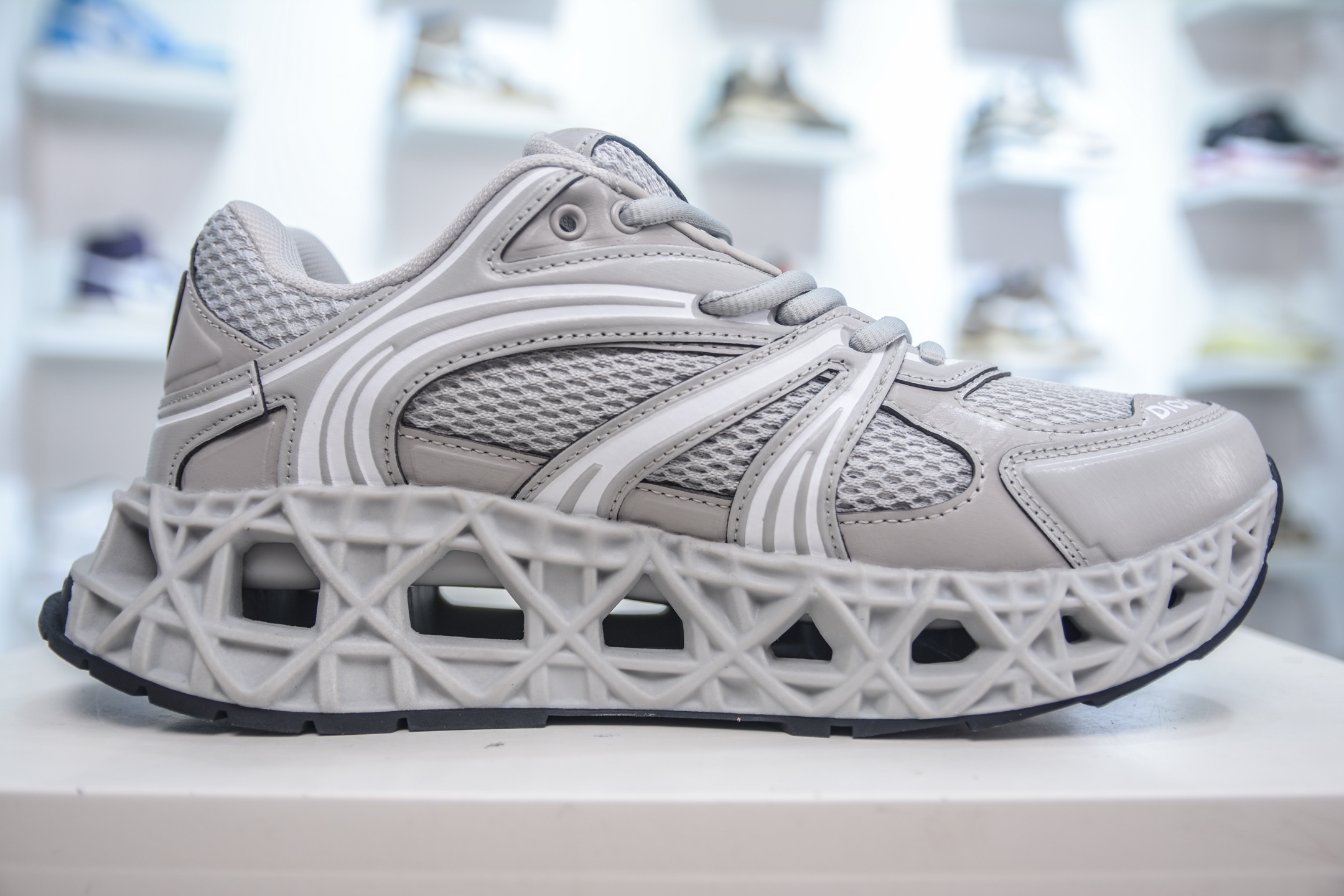 Dior x Kaws迪奥 联名款B35胶囊系列 镂空网面  3SN323ZCY H111