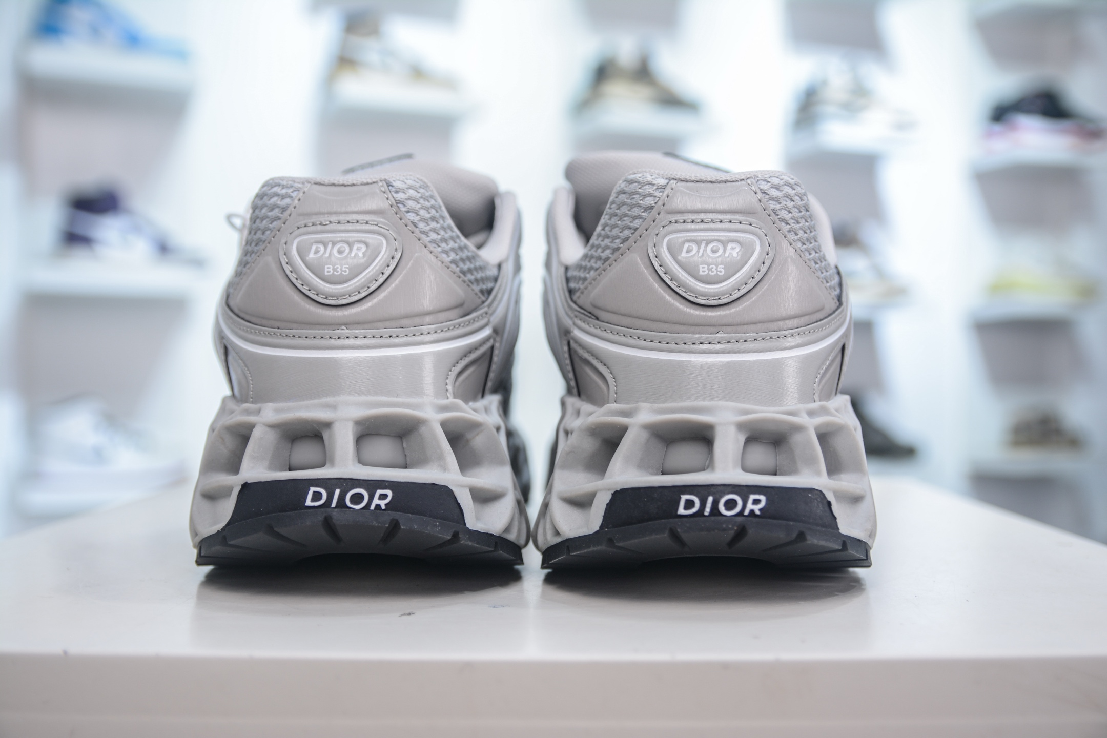 Dior x Kaws迪奥 联名款B35胶囊系列 镂空网面  3SN323ZCY H111