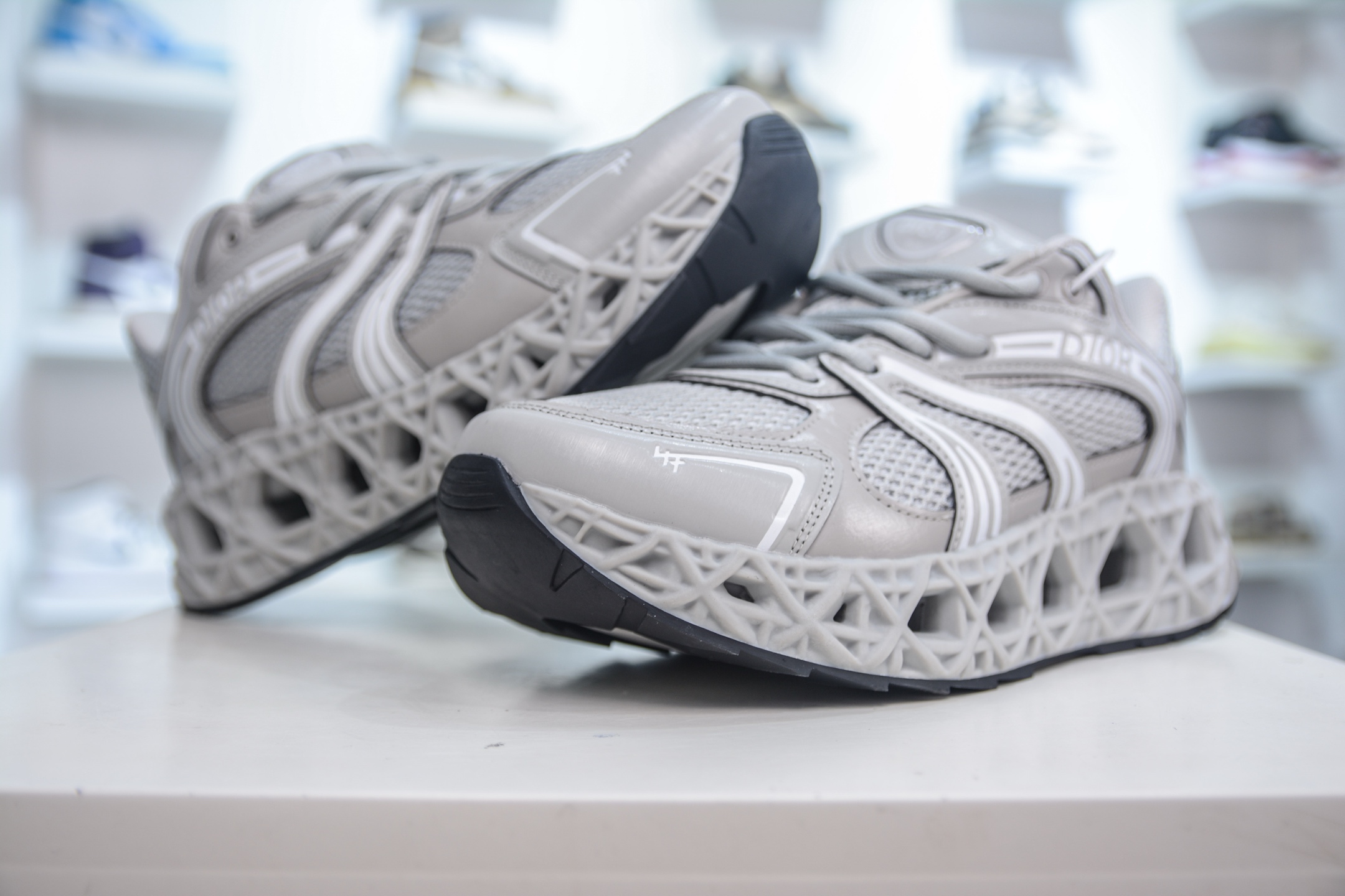 Dior x Kaws迪奥 联名款B35胶囊系列 镂空网面  3SN323ZCY H111