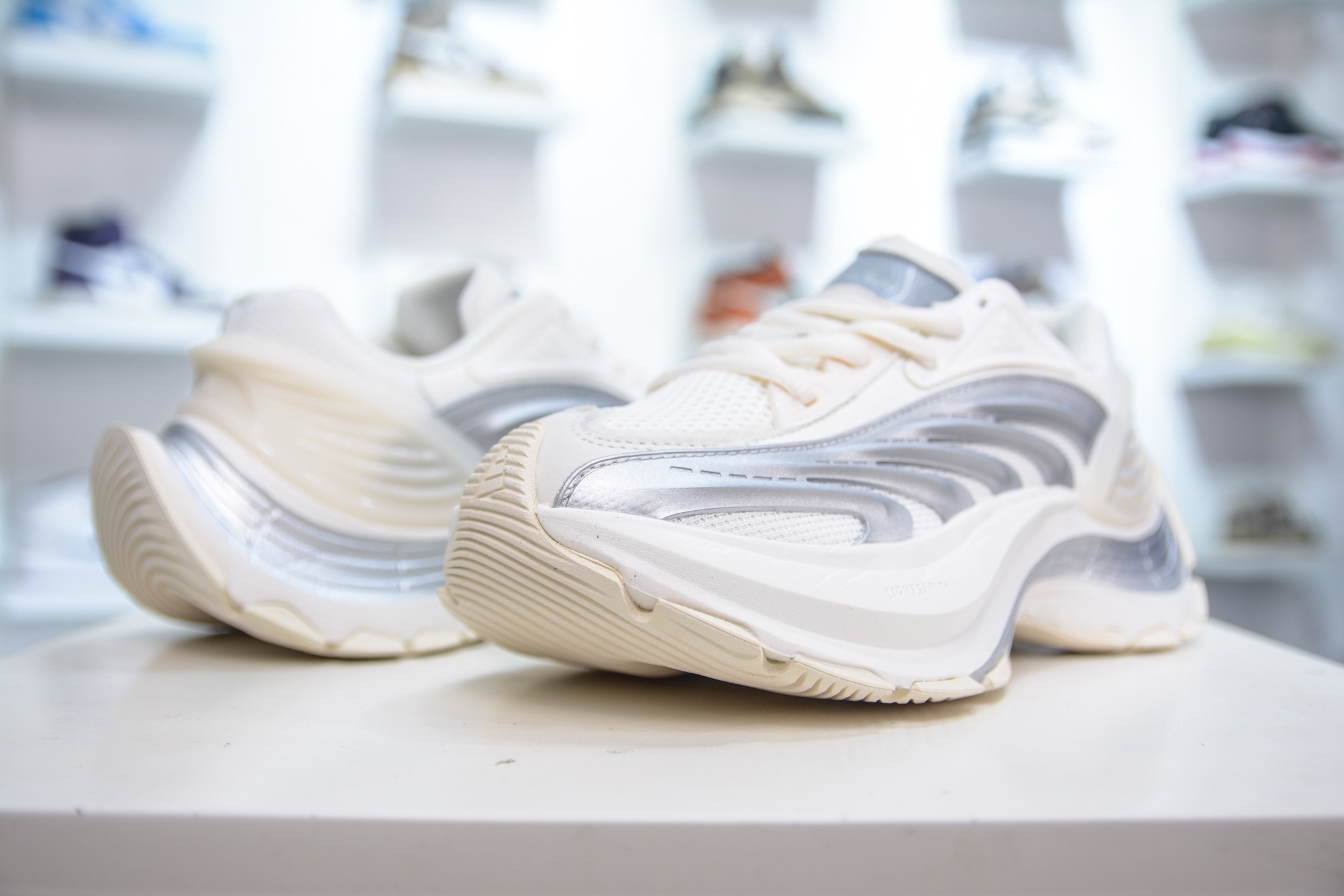 X版 AD XLG MTW系列 舒适百搭防滑耐磨低帮跑步鞋老爹鞋 JR6392-莆田鞋,莆田鞋货源,高仿鞋,高仿鞋货源,安福档口,莆田高仿鞋,莆田鞋批发,高仿鞋批发,莆田高仿运动鞋,高仿运动鞋,莆田运动鞋 X版 AD XLG MTW系列 舒适百搭防滑耐磨低帮跑步鞋老爹鞋 JR6392