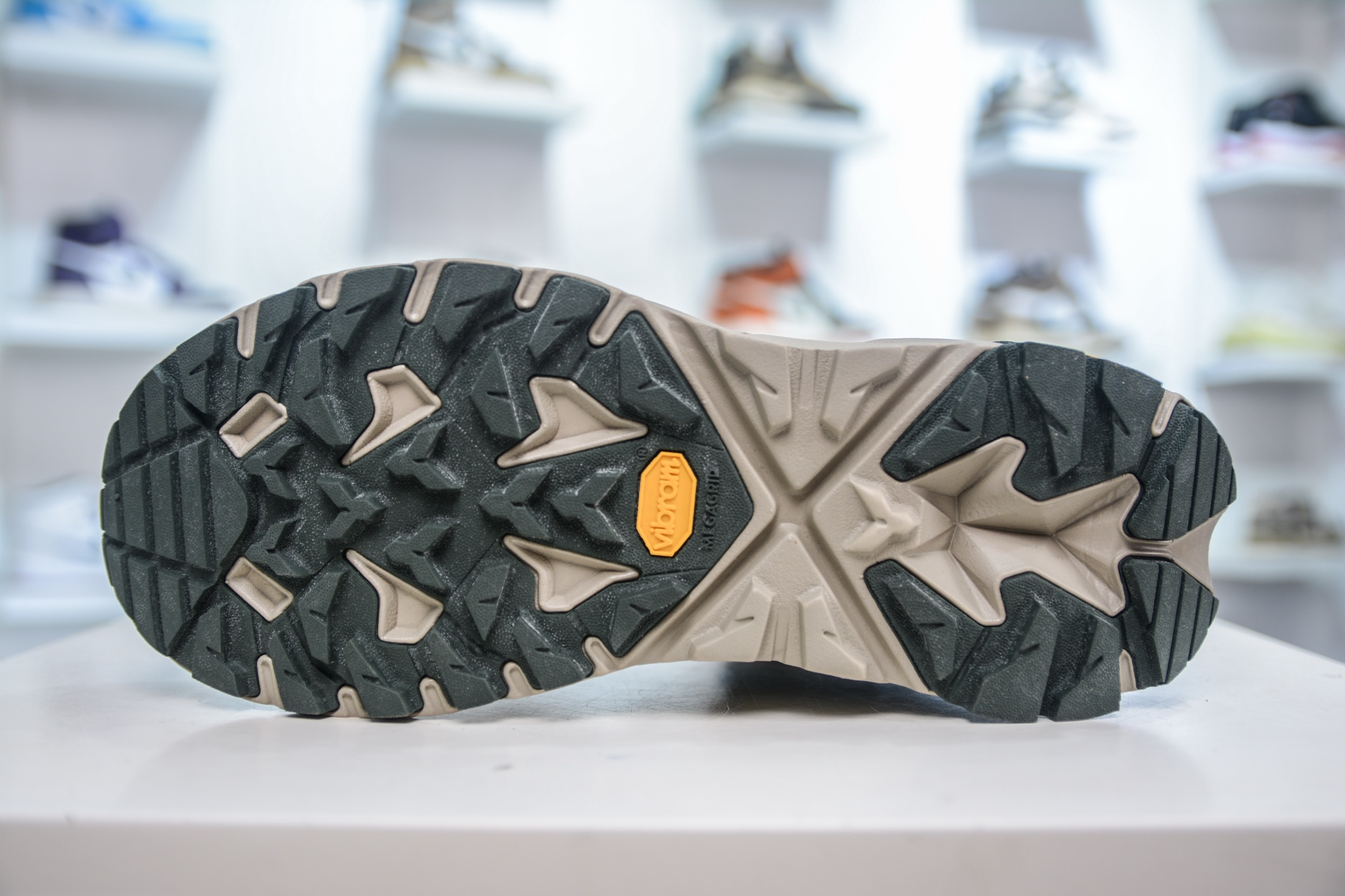 HK纯原 Hoka One One Kaha 2 High GTX Gore-Tex卡哈二代系列高帮厚底轻量户外登山运动鞋 1122018/TRYL-莆田鞋,莆田鞋货源,高仿鞋,高仿鞋货源,安福档口,莆田高仿鞋,莆田鞋批发,高仿鞋批发,莆田高仿运动鞋,高仿运动鞋,莆田运动鞋 HK纯原 Hoka One One Kaha 2 High GTX Gore-Tex卡哈二代系列高帮厚底轻量户外登山运动鞋 1122018/TRYL