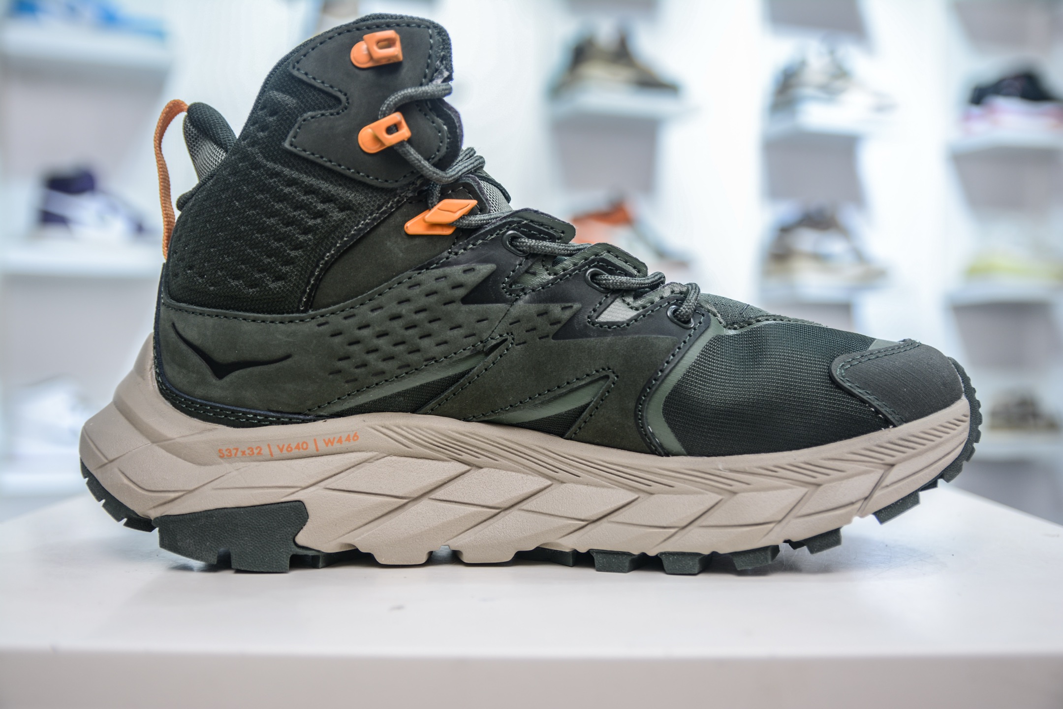 HK纯原 Hoka One One Kaha 2 High GTX Gore-Tex卡哈二代系列高帮厚底轻量户外登山运动鞋 1122018/TRYL-莆田鞋,莆田鞋货源,高仿鞋,高仿鞋货源,安福档口,莆田高仿鞋,莆田鞋批发,高仿鞋批发,莆田高仿运动鞋,高仿运动鞋,莆田运动鞋 HK纯原 Hoka One One Kaha 2 High GTX Gore-Tex卡哈二代系列高帮厚底轻量户外登山运动鞋 1122018/TRYL