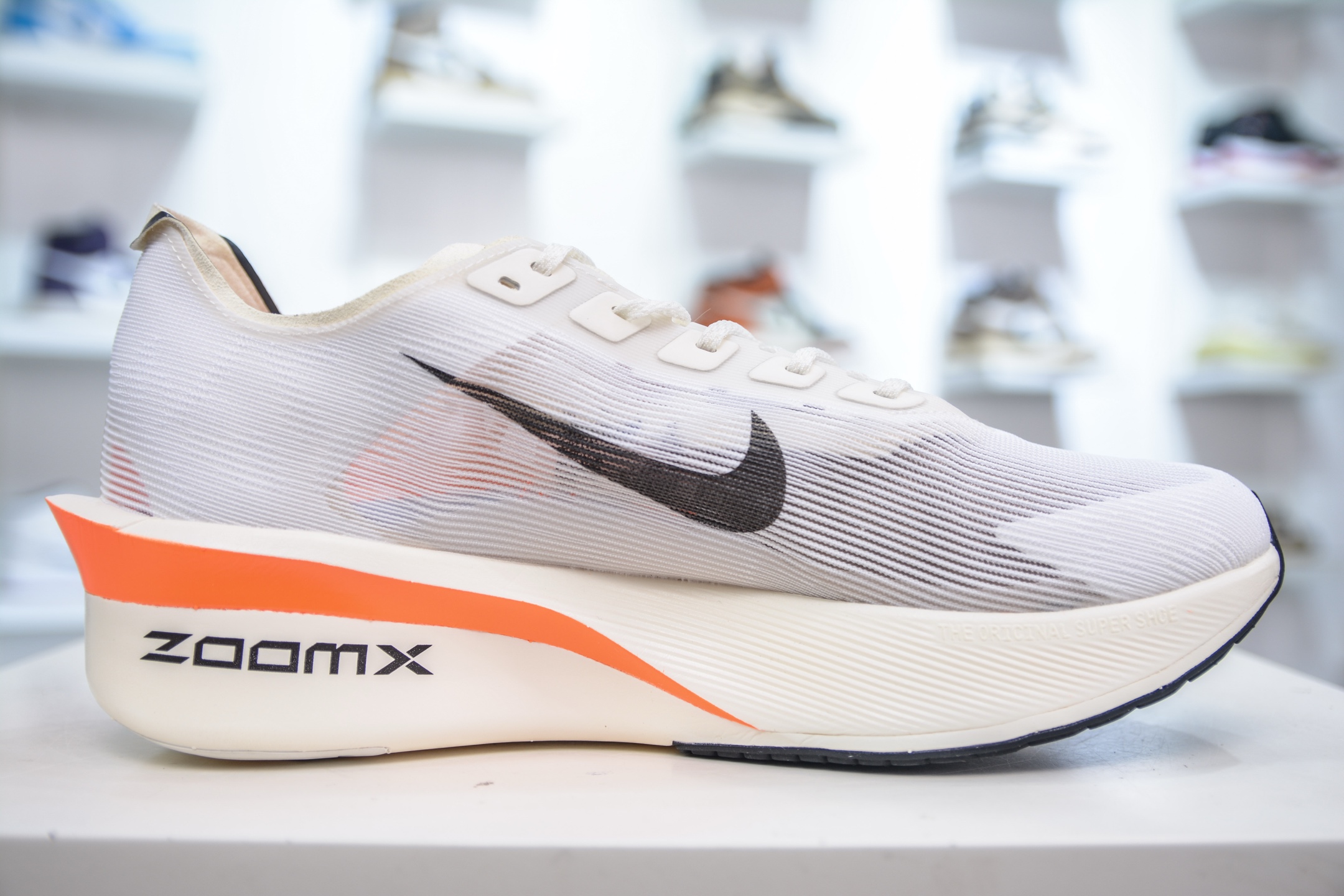 区别市面错版 NK VAPORFLY 4 柔软舒适防滑耐磨低帮 马拉松休闲跑步鞋  HF6413-100