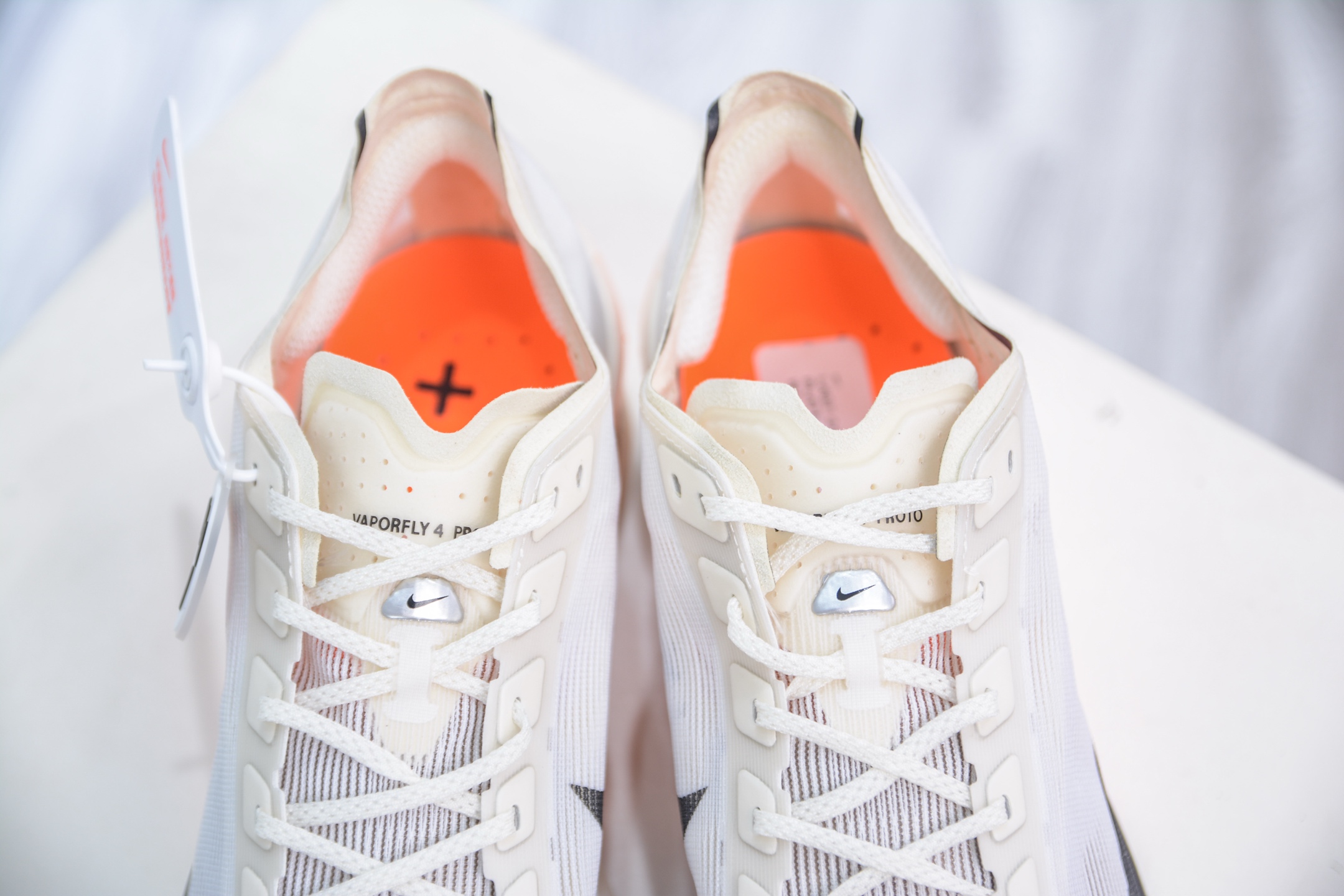 区别市面错版 NK VAPORFLY 4 柔软舒适防滑耐磨低帮 马拉松休闲跑步鞋  HF6413-100