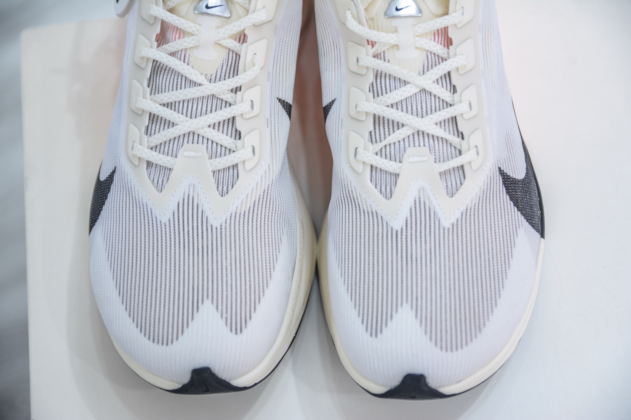 区别市面错版 NK VAPORFLY 4 柔软舒适防滑耐磨低帮 马拉松休闲跑步鞋  HF6413-100