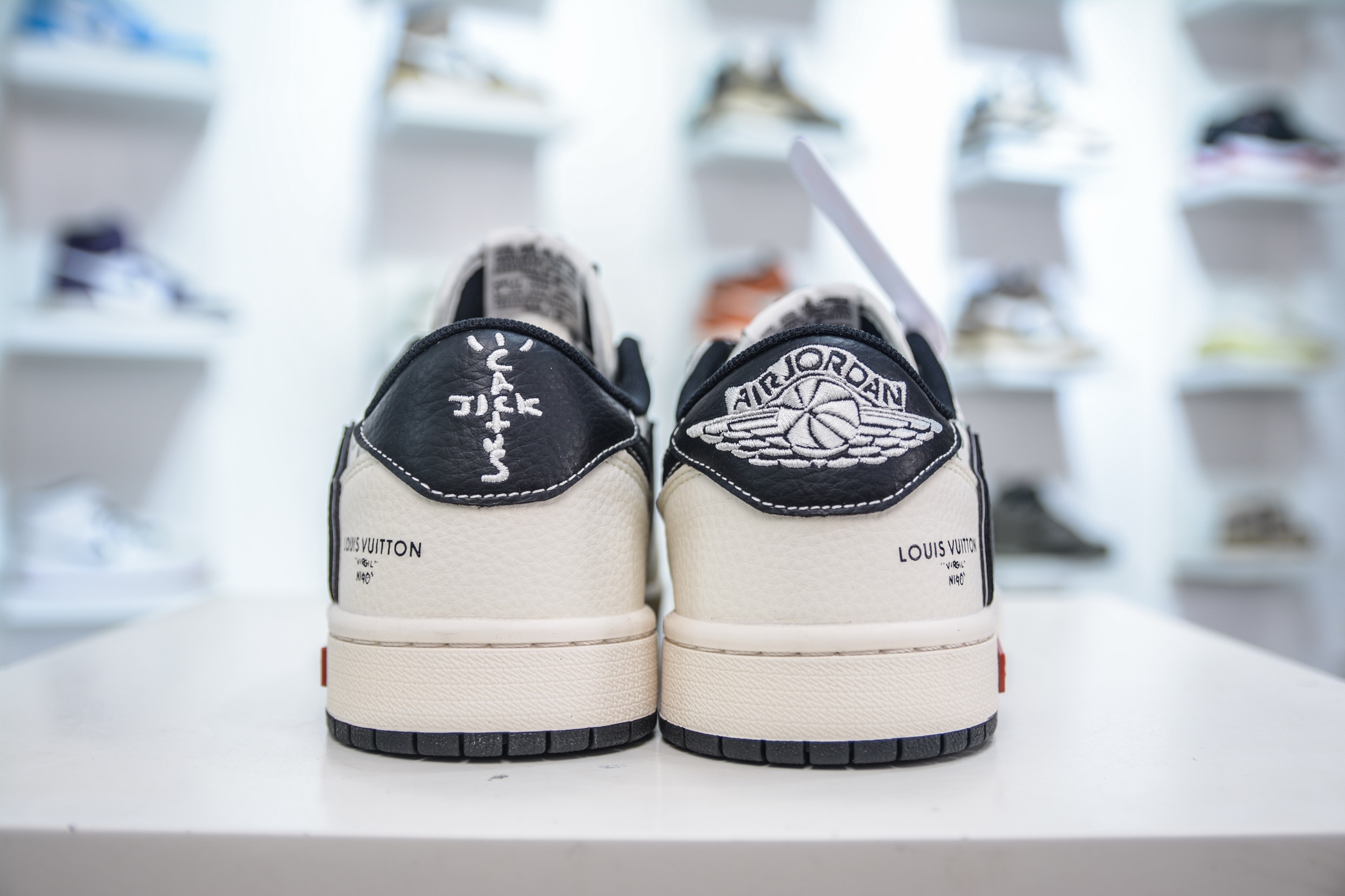 TS x Air Jordan x Louis Vuitton X Supreme AJ1 Low 倒钩低帮LV SUP 联名-白黑印花  YX5066-335