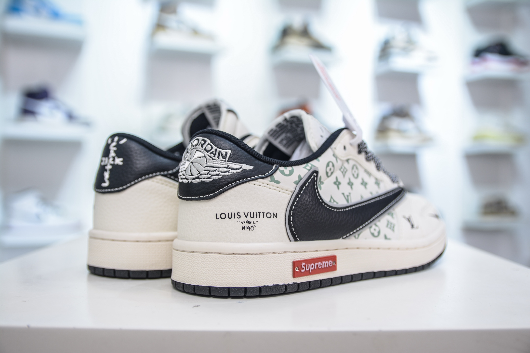 TS x Air Jordan x Louis Vuitton X Supreme AJ1 Low 倒钩低帮LV SUP 联名-白黑印花  YX5066-335