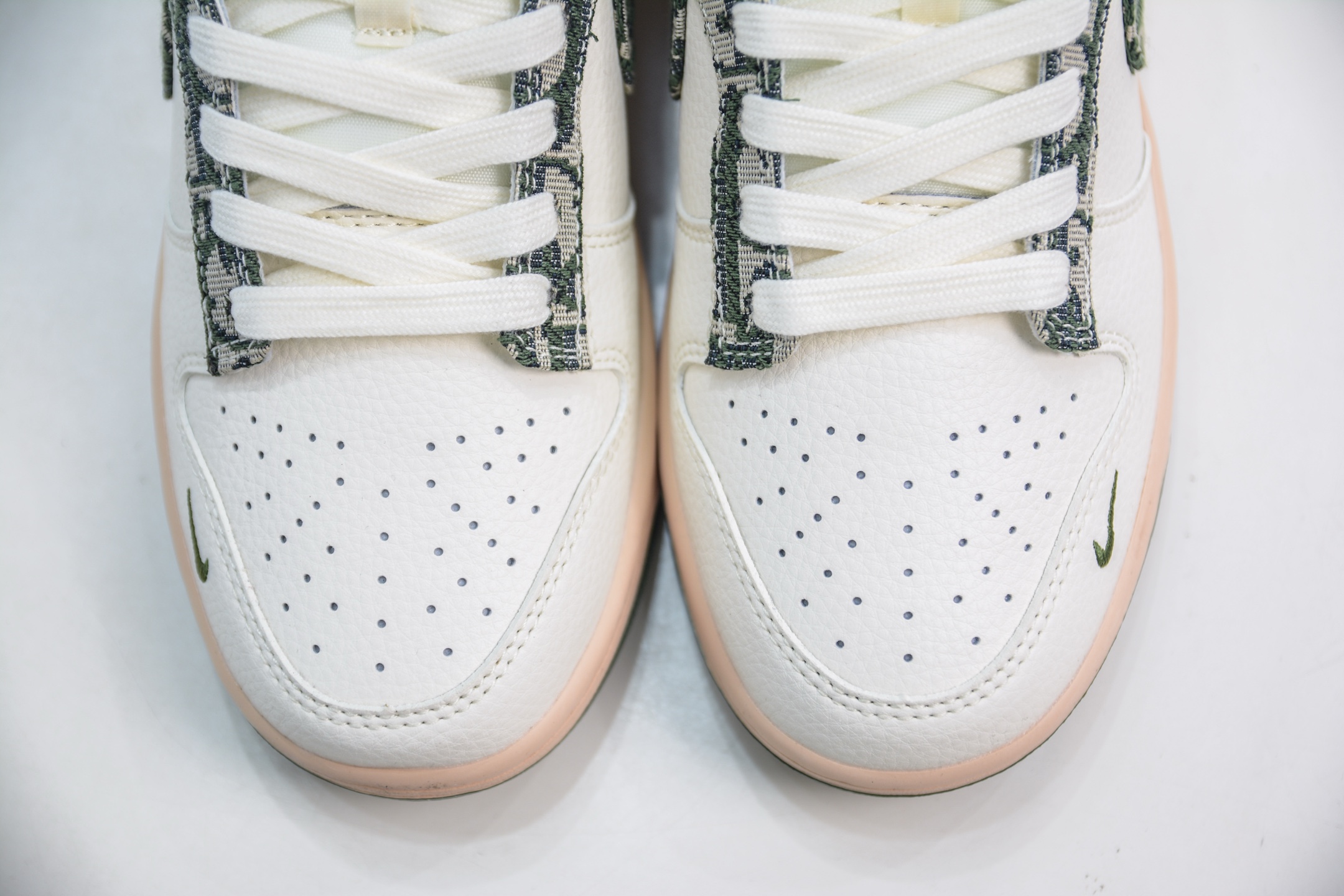 Nike SB Dunk Low x DIOR 迪奥联名-白绿迷彩  FC1688-226