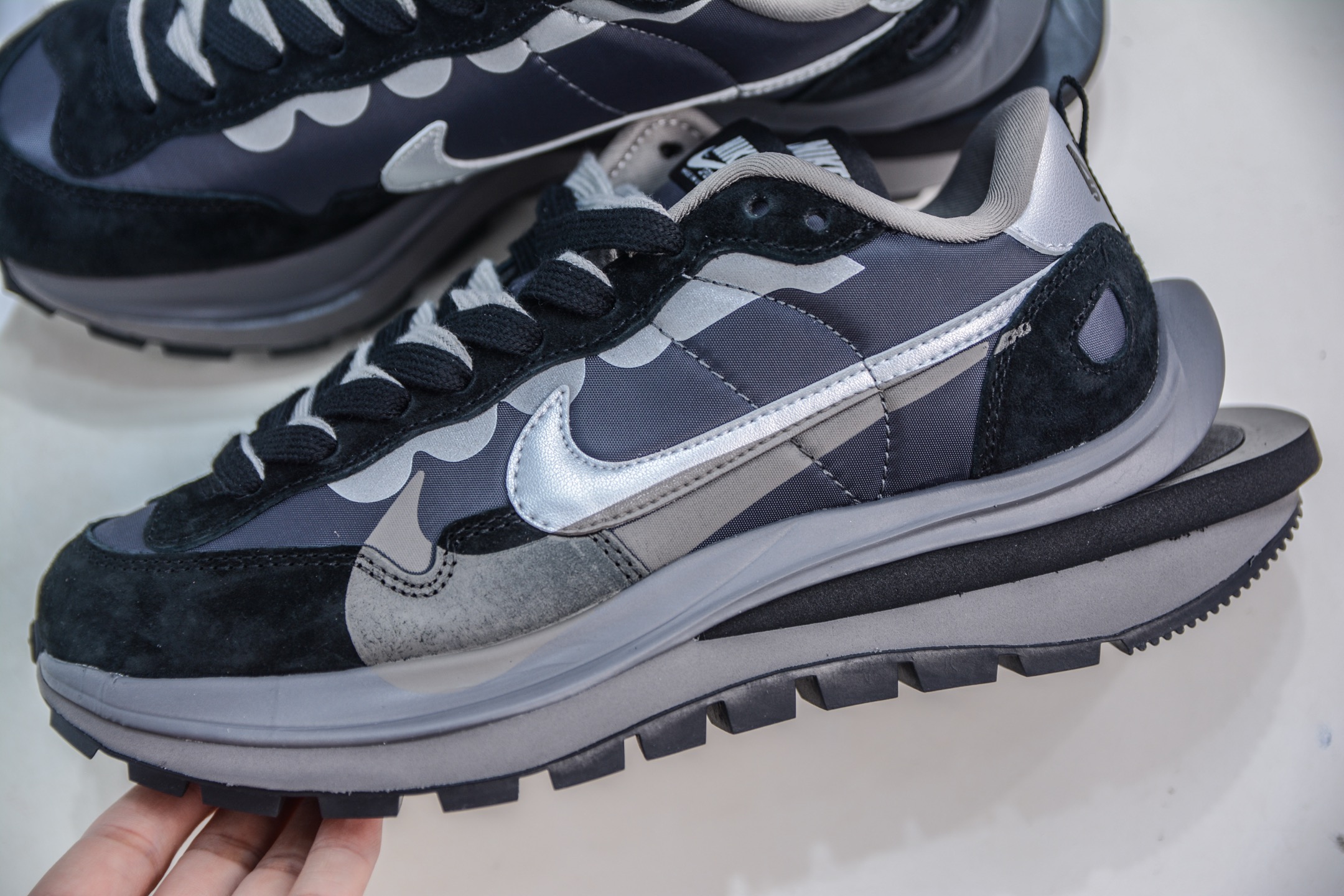 Sacai x NK VaporWaffle 深蓝黑灰 DD1875-300-莆田鞋,莆田鞋货源,高仿鞋,高仿鞋货源,安福档口,莆田高仿鞋,莆田鞋批发,高仿鞋批发,莆田高仿运动鞋,高仿运动鞋,莆田运动鞋 Sacai x NK VaporWaffle 深蓝黑灰 DD1875-300