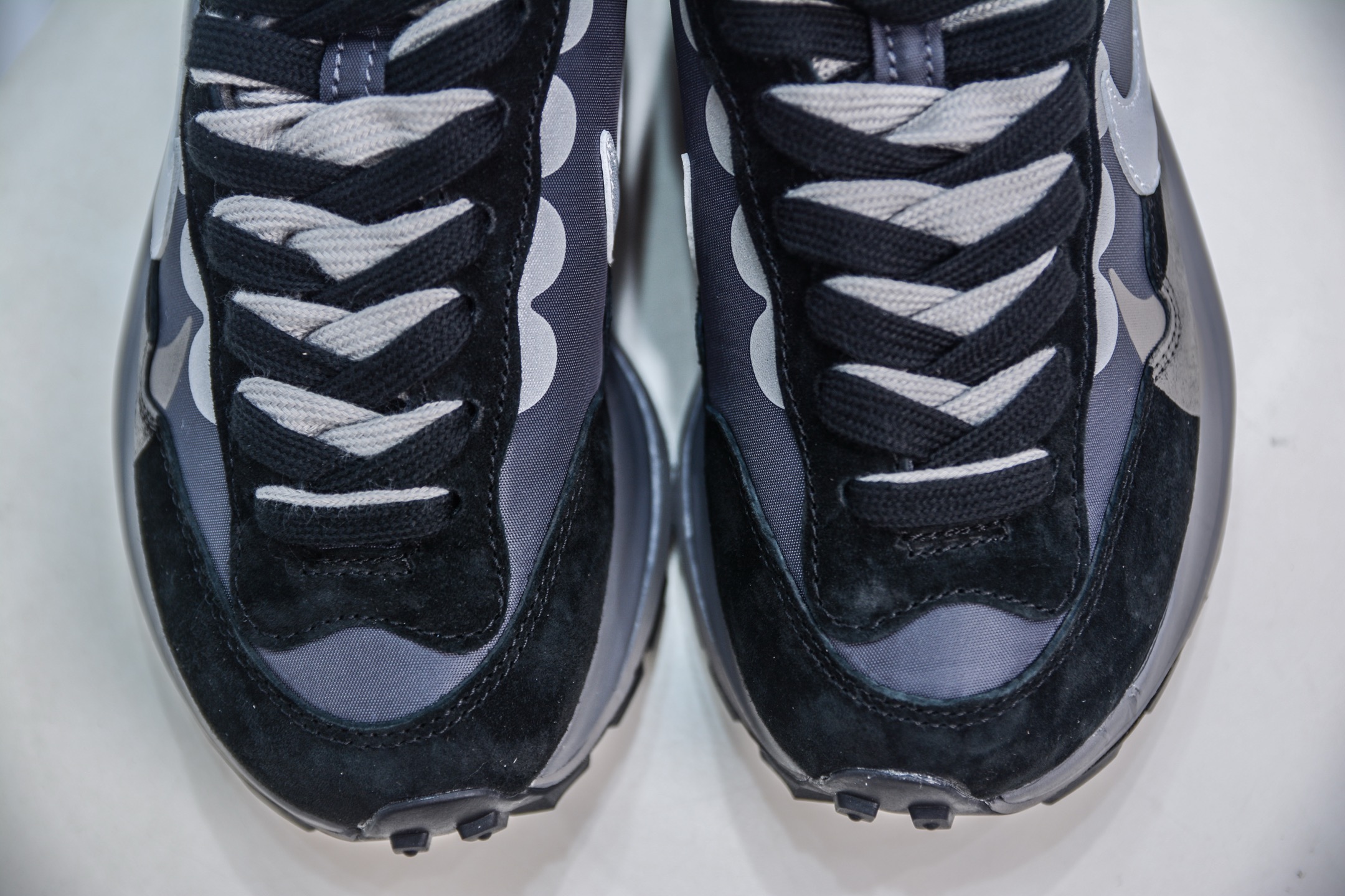 Sacai x NK VaporWaffle 深蓝黑灰 DD1875-300-莆田鞋,莆田鞋货源,高仿鞋,高仿鞋货源,安福档口,莆田高仿鞋,莆田鞋批发,高仿鞋批发,莆田高仿运动鞋,高仿运动鞋,莆田运动鞋 Sacai x NK VaporWaffle 深蓝黑灰 DD1875-300