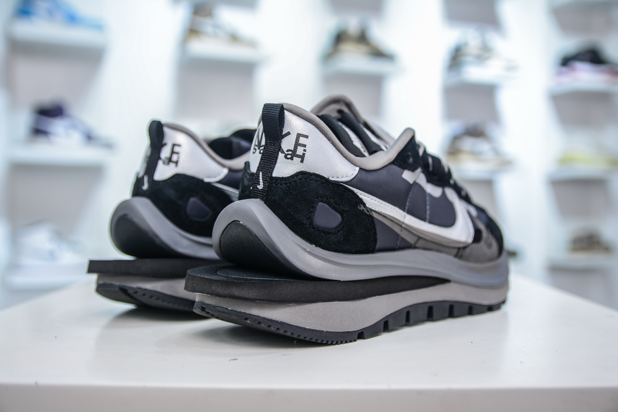 Sacai x NK VaporWaffle 深蓝黑灰 DD1875-300-莆田鞋,莆田鞋货源,高仿鞋,高仿鞋货源,安福档口,莆田高仿鞋,莆田鞋批发,高仿鞋批发,莆田高仿运动鞋,高仿运动鞋,莆田运动鞋 Sacai x NK VaporWaffle 深蓝黑灰 DD1875-300