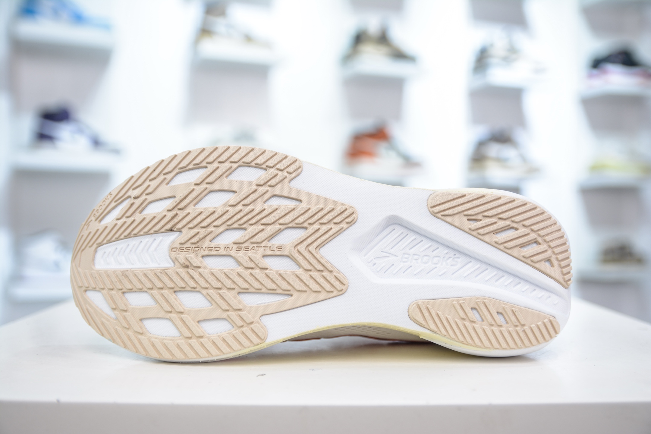 Brooks 布鲁克斯 Hyperion 2 超弹轻盈跑步鞋 低帮透气缓震支撑休闲运动慢跑鞋 120421 1B 173-莆田鞋,莆田鞋货源,高仿鞋,高仿鞋货源,安福档口,莆田高仿鞋,莆田鞋批发,高仿鞋批发,莆田高仿运动鞋,高仿运动鞋,莆田运动鞋 Brooks 布鲁克斯 Hyperion 2 超弹轻盈跑步鞋 低帮透气缓震支撑休闲运动慢跑鞋 120421 1B 173