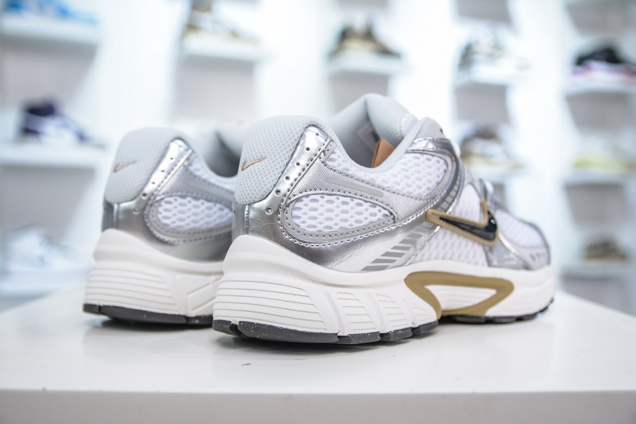 Nike V2K Run Millennium Running Shoes Retro Y3K Style Comfortable Sneakers 7 i1749233383445 3078 0 5