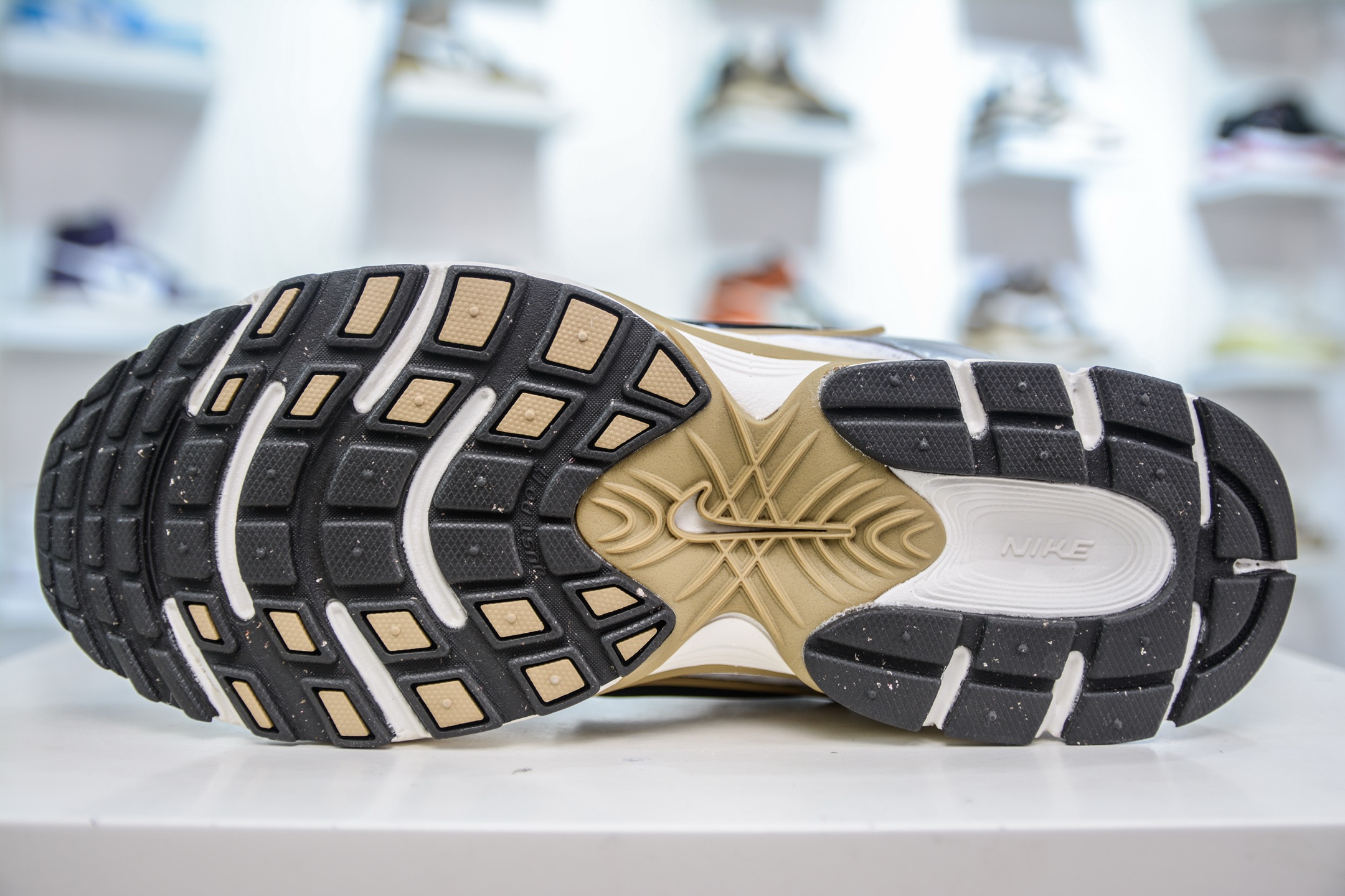 Nike V2K Run Millennium Running Shoes Retro Y3K Style Comfortable Sneakers 6 i1749233384376 2947 0 4