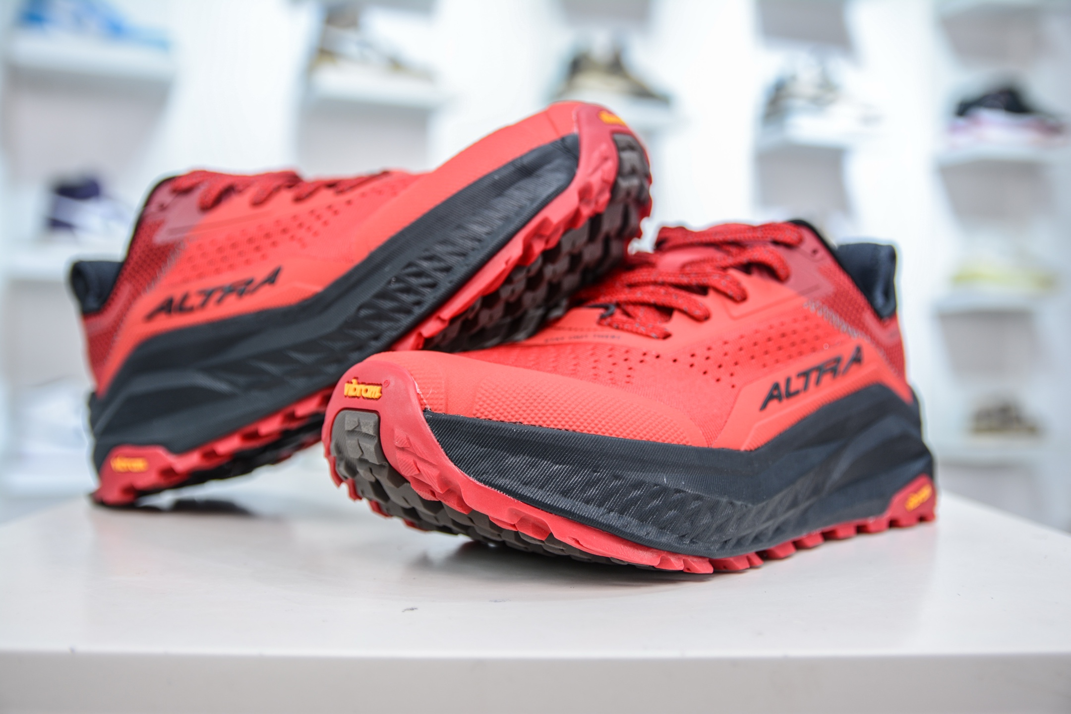 Altra Olympus 6: Comfortable, Durable, and Slip-Resistant Trail Running Shoes 5 i1749233751349 4026 0 3