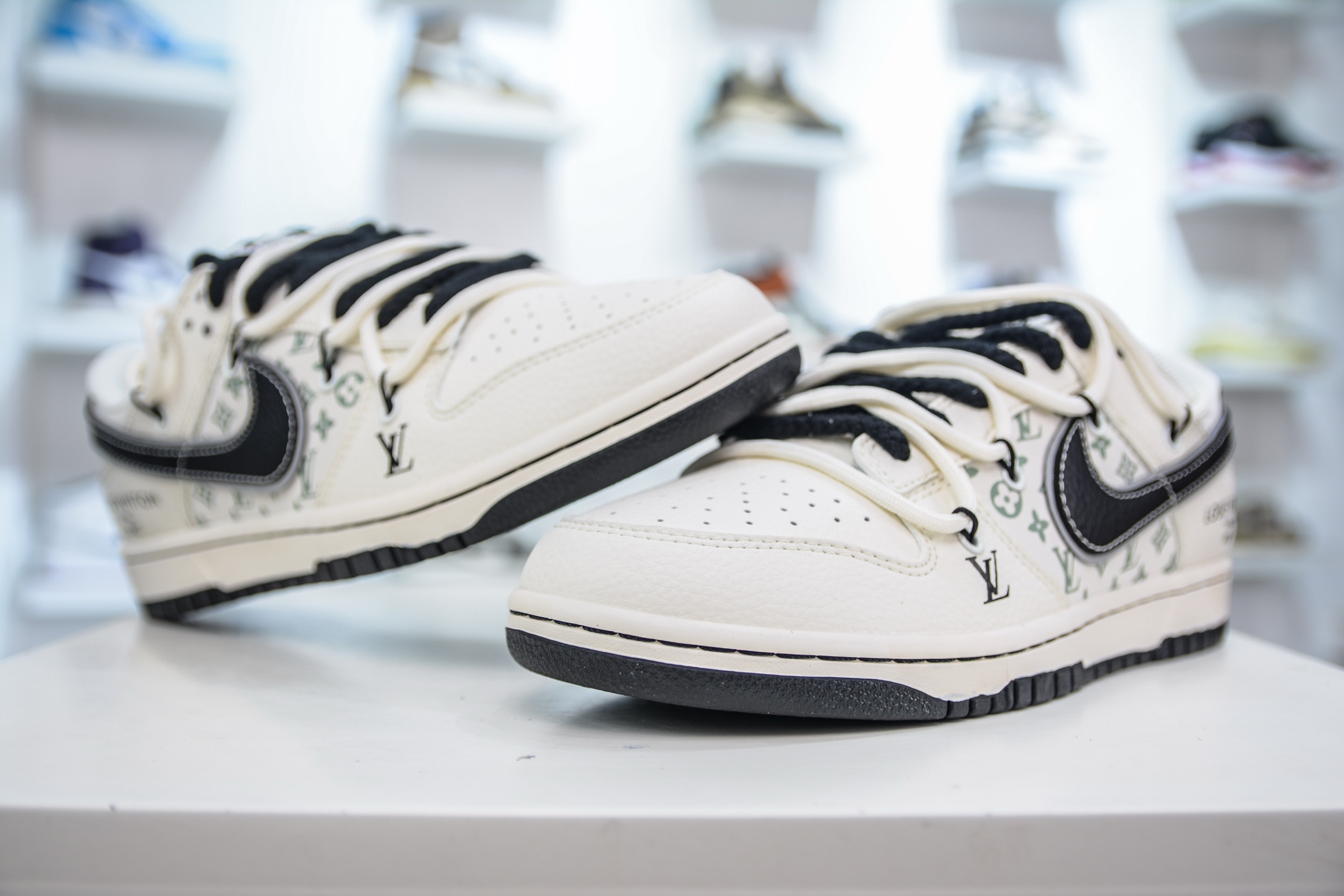 Nike SB Dunk Low x Louis Vuitton White Black, Premium Leather, Comfortable Fit 4 i1749234051890 404 0 3