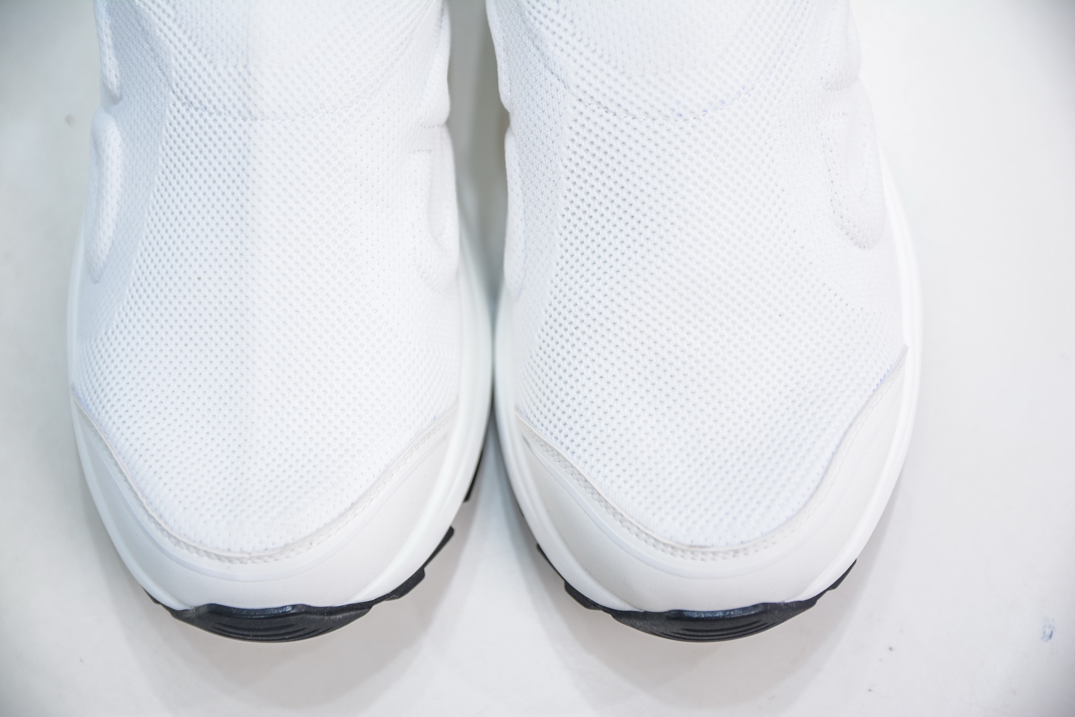 Dior B30 White Knit and Technical Fabric Slip-On Sneaker 10 i1749234284105 1855 0 8