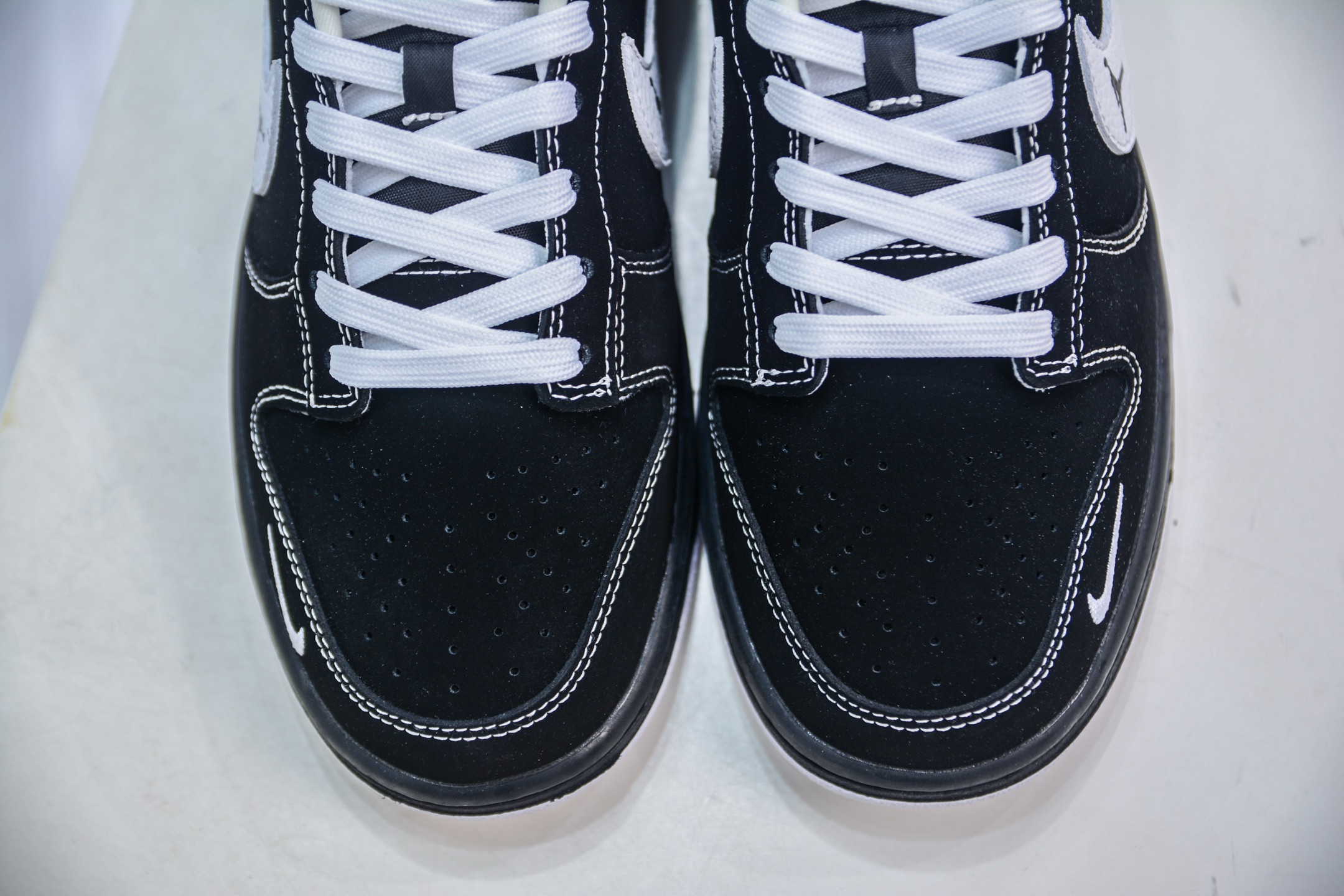 Nike SB Dunk Low x Nike Air 黑白 LW1818-117-莆田鞋,莆田鞋货源,高仿鞋,高仿鞋货源,安福档口,莆田高仿鞋,莆田鞋批发,高仿鞋批发,莆田高仿运动鞋,高仿运动鞋,莆田运动鞋 Nike SB Dunk Low x Nike Air 黑白 LW1818-117