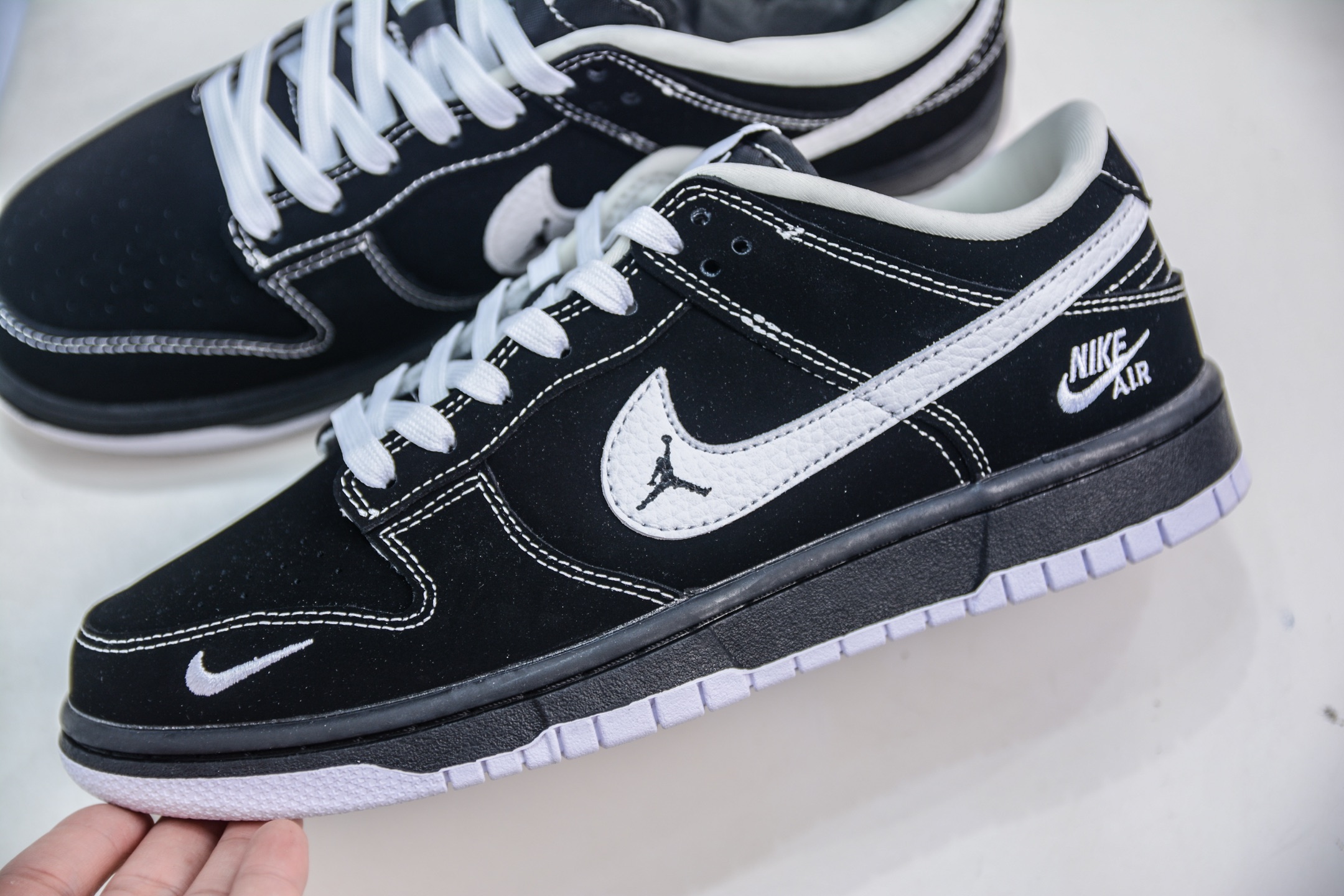 Nike SB Dunk Low x Nike Air 黑白 LW1818-117-莆田鞋,莆田鞋货源,高仿鞋,高仿鞋货源,安福档口,莆田高仿鞋,莆田鞋批发,高仿鞋批发,莆田高仿运动鞋,高仿运动鞋,莆田运动鞋 Nike SB Dunk Low x Nike Air 黑白 LW1818-117